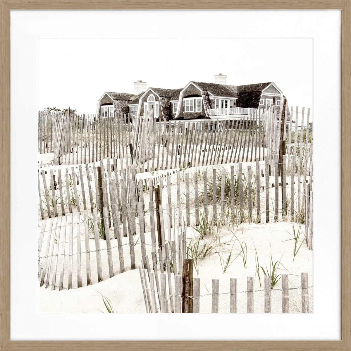 Schwarz-weiß Poster mit Rahmen, Hamptons Long Island Beach House Motiv, quadratisch, 55x55cm, von Cosman-Photocollection