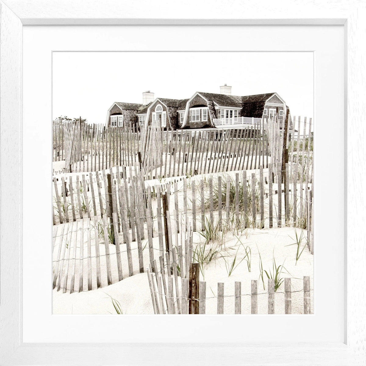 Schwarz-weiß Poster mit Rahmen, Hamptons Long Island ‚Beach House‘, quadratisch, 55x55cm, von Cosman-Photocollection