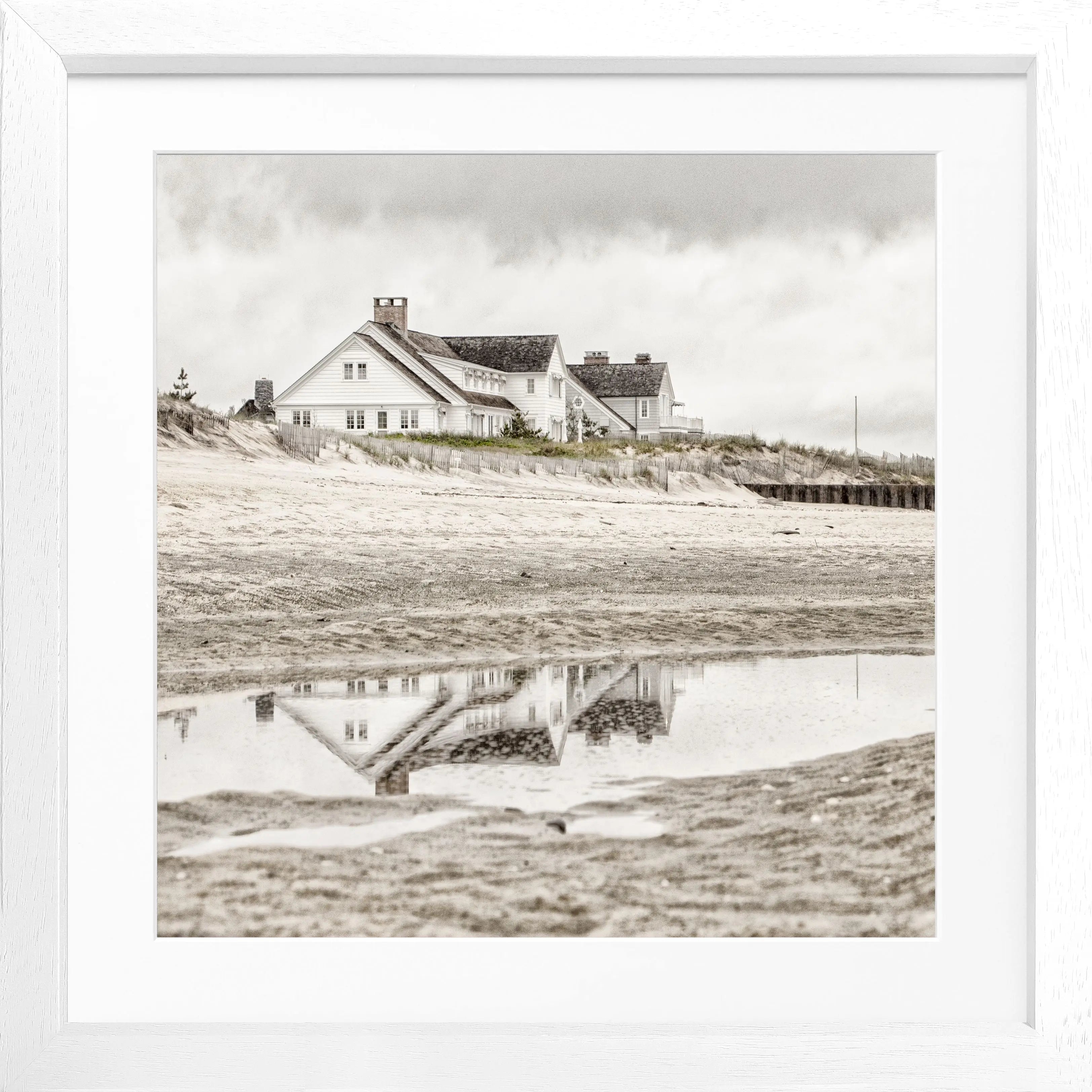 Schwarz-weiß Poster mit Rahmen, Hamptons Long Island Beach House Motiv, 55x55 cm, von Cosman-Photocollection