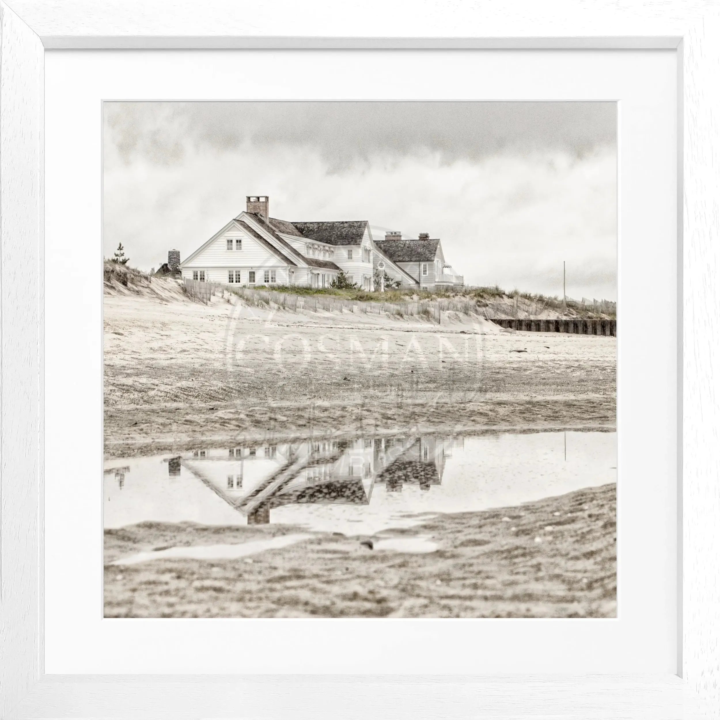 Schwarz-weiß Poster mit Rahmen von Cosman-Photocollection, Hamptons Long Island Beach House Motiv, quadratisch, 55x55 cm
