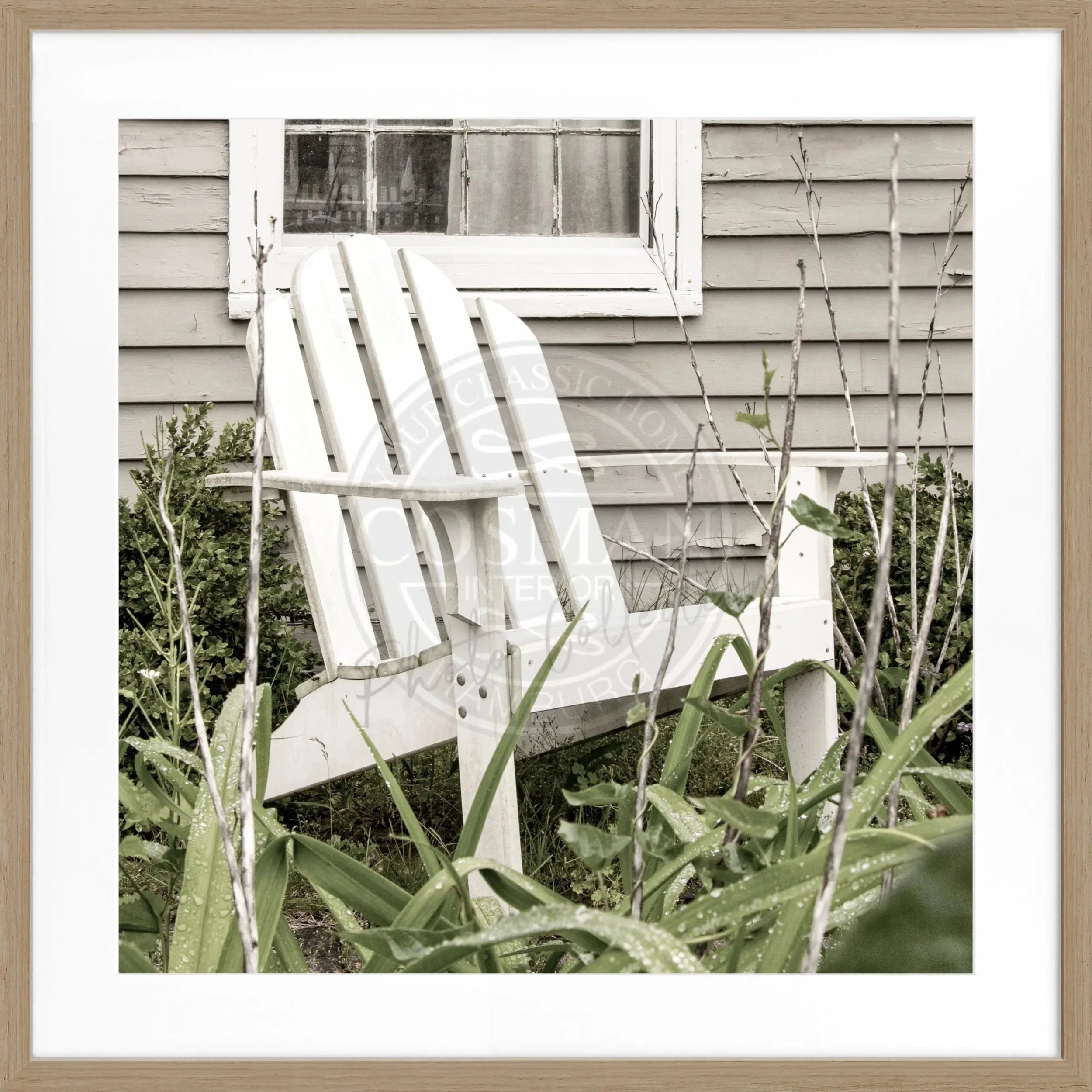 Schwarz-weiß Poster mit Rahmen von Cosman-Photocollection, Hamptons Long Island Deckchair Motiv, quadratisch 55x55cm