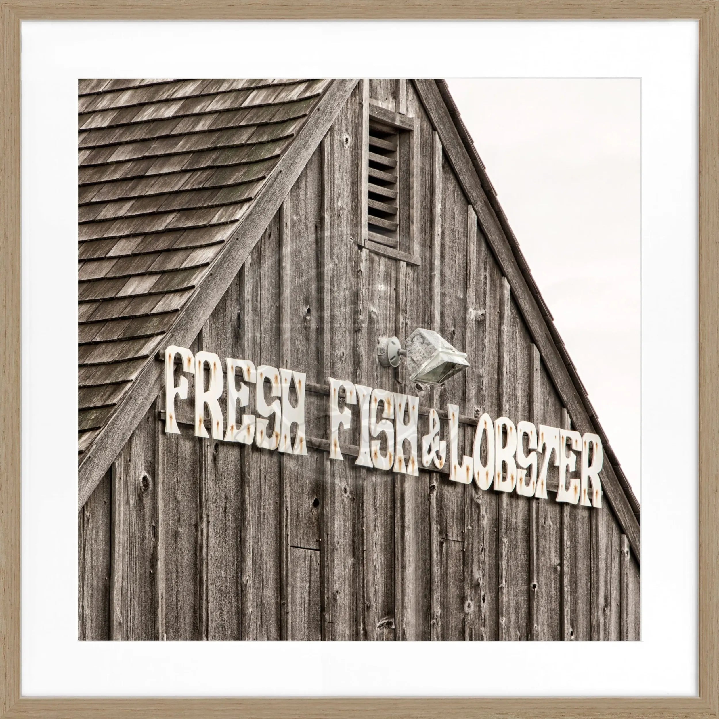 Schwarz-weiß Poster mit Rahmen, Hamptons Long Island Motiv 'Fresh Fish' von Cosman-Photocollection, quadratisch 55x55cm