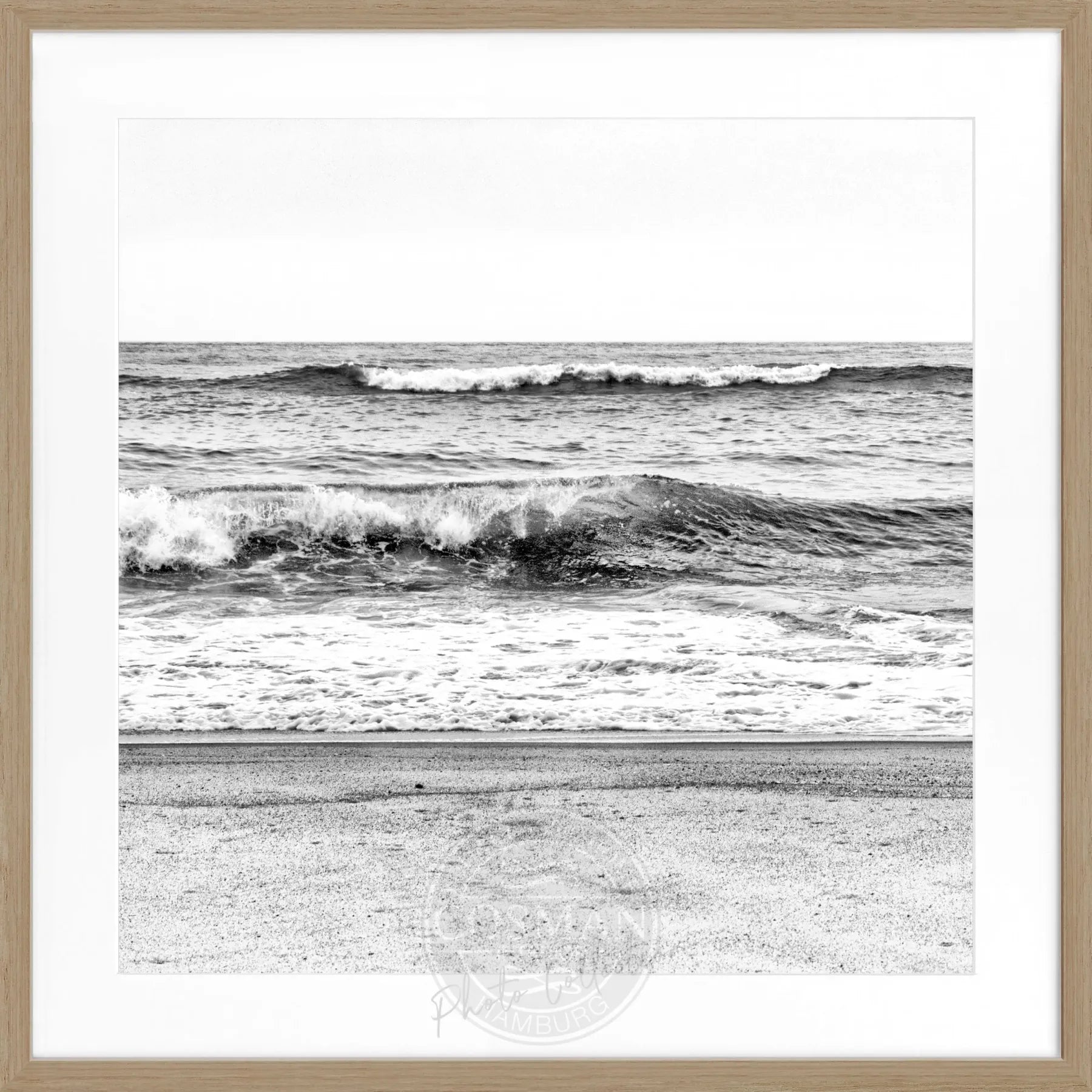 Schwarz-weiß Poster mit Rahmen, Hamptons Long Island ’Ocean’ von Cosman-Photocollection, quadratisch 55x55cm, maritime Stimmung