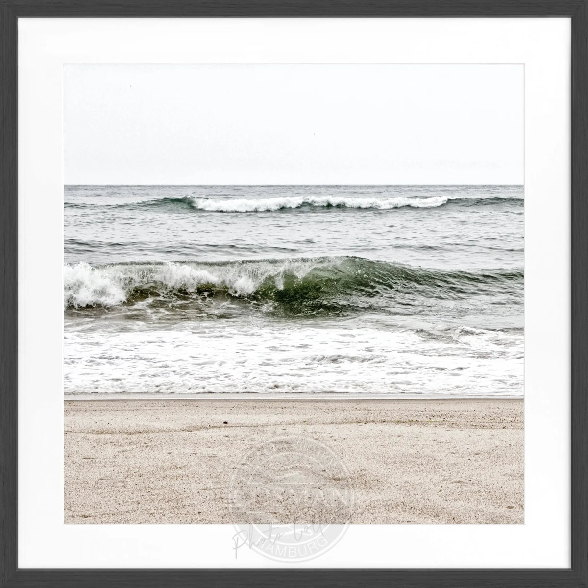 Schwarz-weiß Poster mit Rahmen, Hamptons Long Island ’Ocean’ von Cosman-Photocollection, quadratisch, 55x55cm, Meeresmotiv