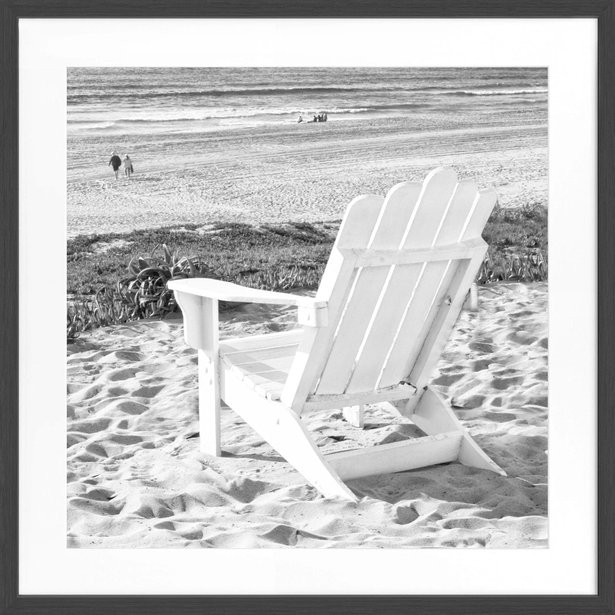 Schwarz-weißes Poster mit Rahmen von Cosman-Photocollection, Kalifornien ’Deckchair’, quadratisch 55x55cm, modernes Wandbild