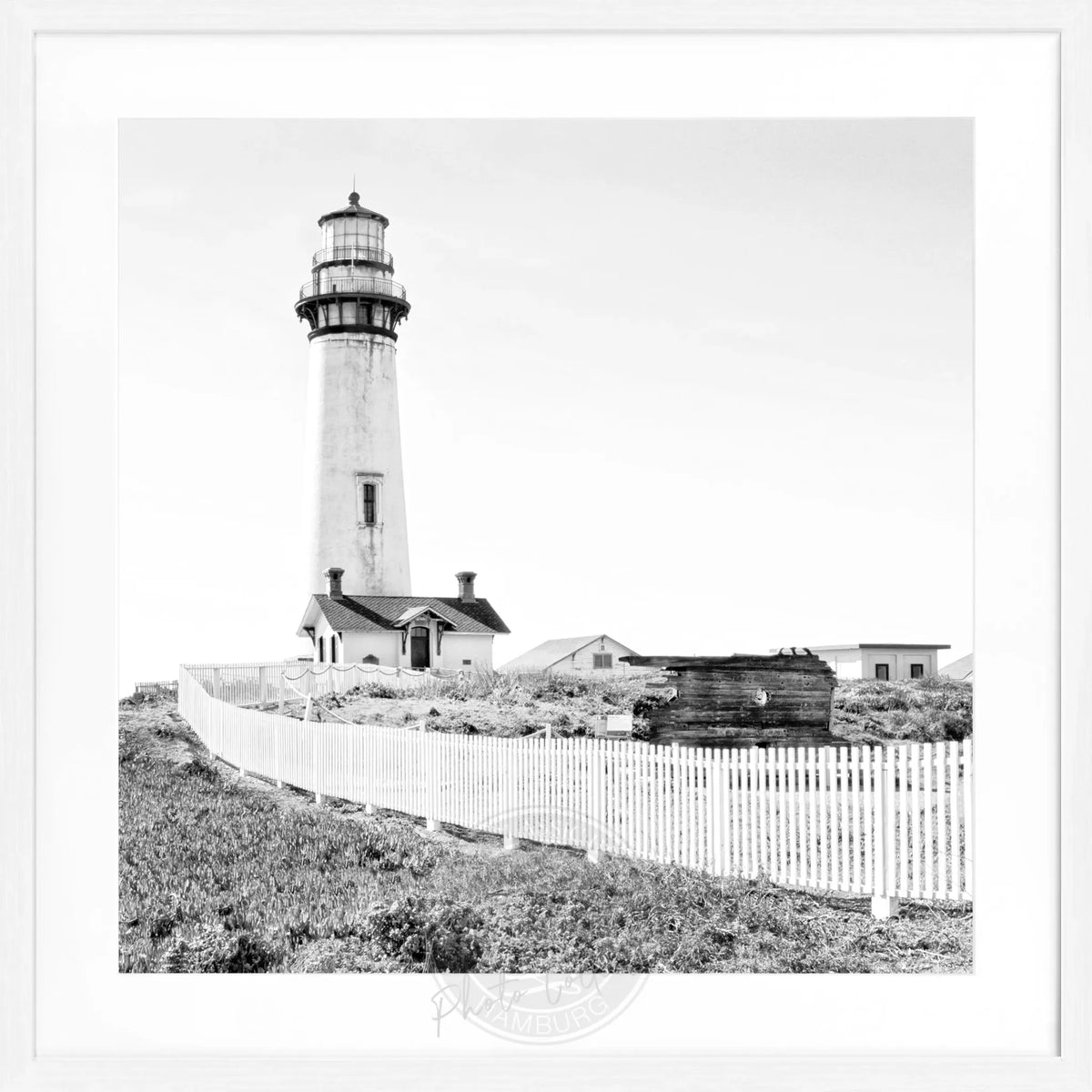 Schwarz-weiß Poster mit Rahmen, Kalifornien Lighthouse Pigeon Point, von Cosman-Photocollection, quadratisches 55x55cm Wandbild