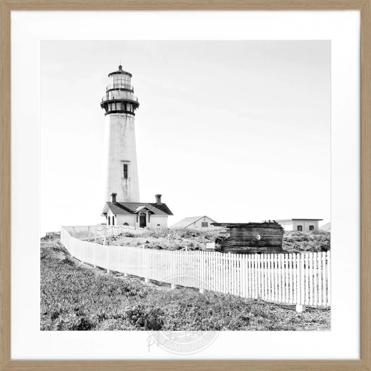 Schwarz-weiß Poster mit Rahmen von Cosman-Photocollection, Kalifornien Leuchtturm Pigeon Point, quadratisch 55x55cm