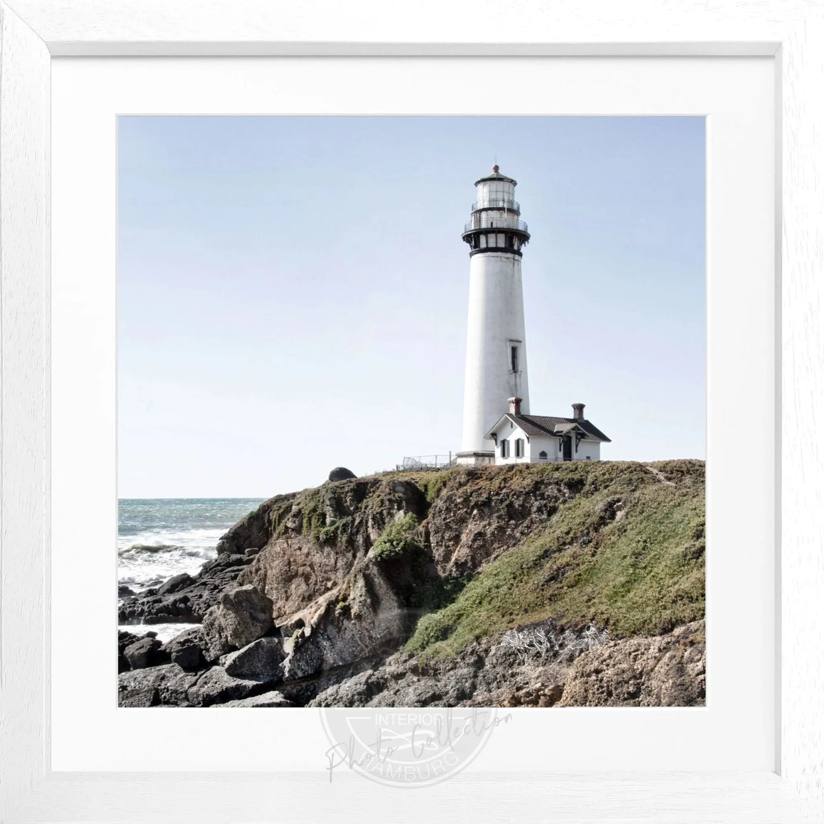 Schwarz-weiß Poster mit Rahmen, Kalifornien Leuchtturm Pigeon Point, von Cosman-Photocollection, quadratisch 55x55cm