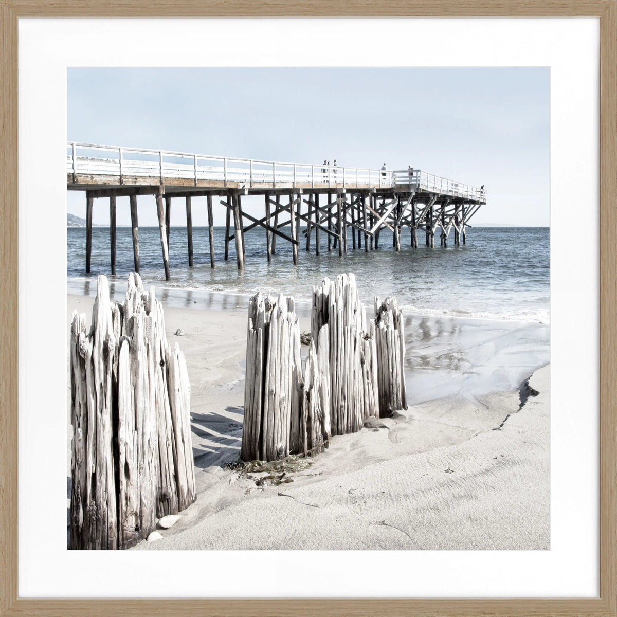 Schwarz-weiß Poster mit Rahmen, Kalifornien Malibu Beach Motiv, quadratisch, 55x55cm, von Cosman-Photocollection