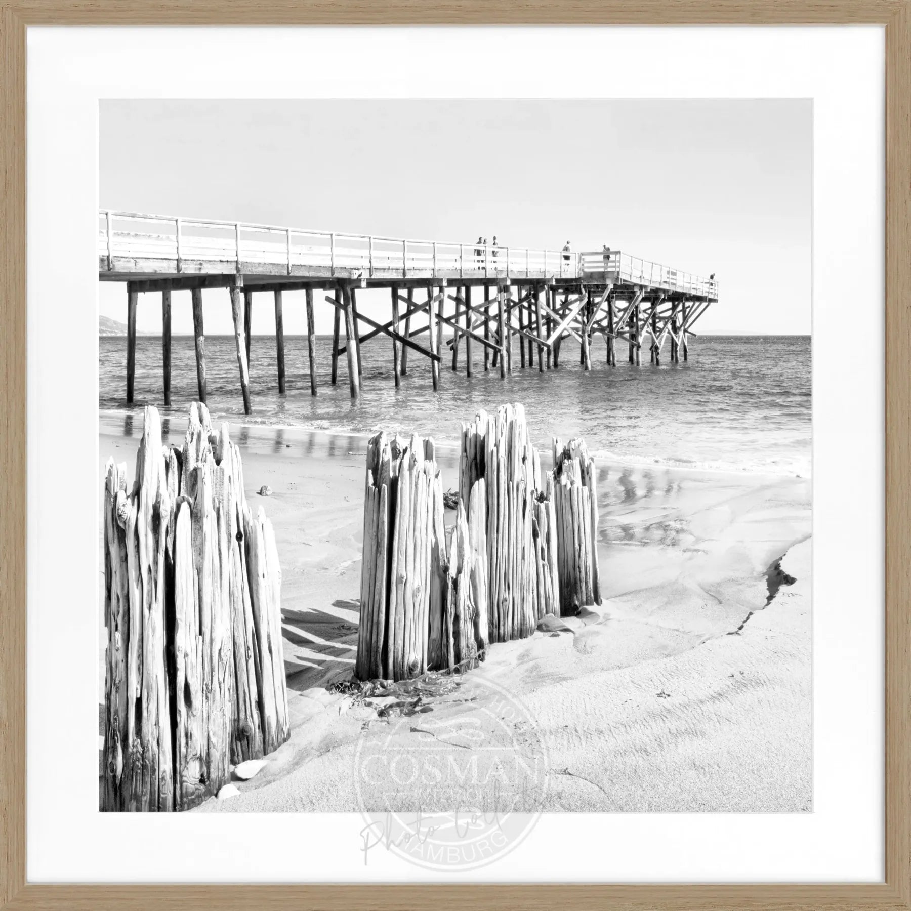 Schwarz-weiß Poster mit Rahmen, Kalifornien Malibu Beach Motiv, 55x55cm, von Cosman-Photocollection