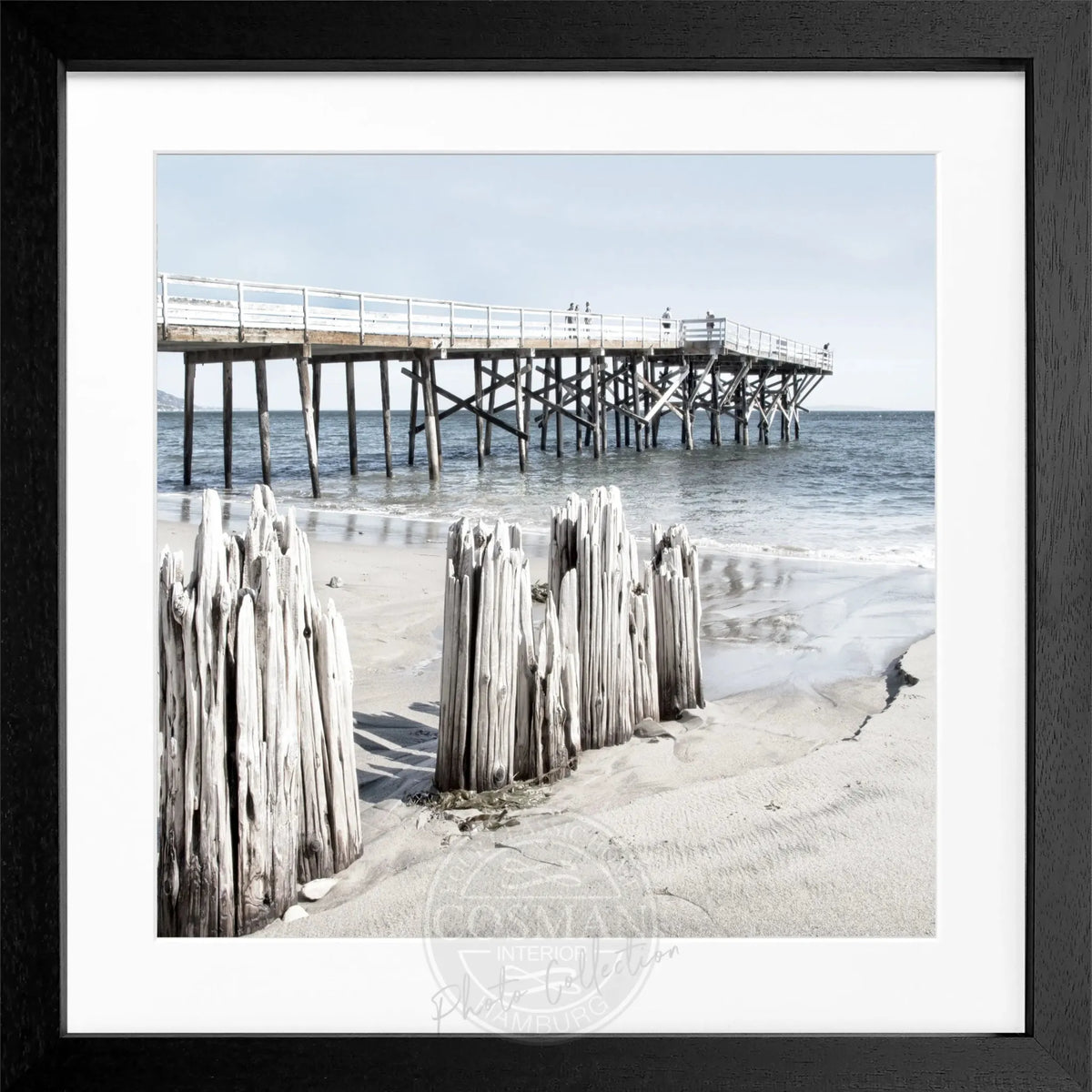 Schwarz-weiß Poster mit Rahmen, Kalifornien Malibu Beach Motiv, Quadratisch, 55x55cm, von Cosman-Photocollection