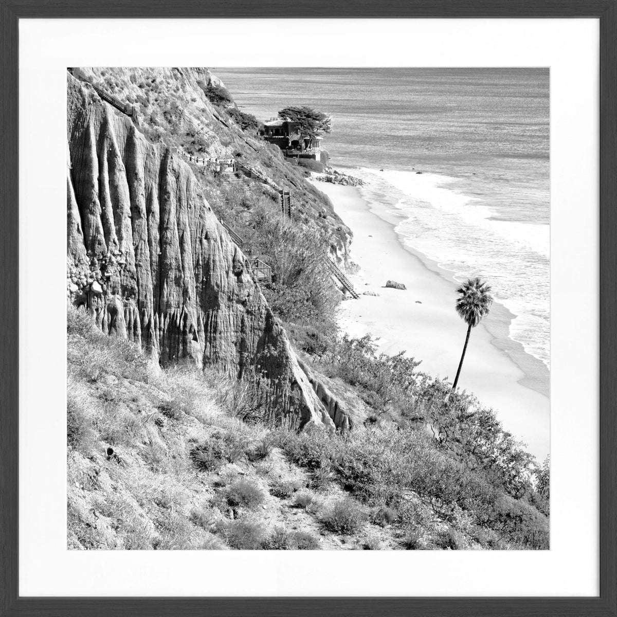 Schwarz-weiß Poster mit Rahmen von Kalifornien Malibu, quadratisch, 55x55cm, von Cosman-Photocollection, Wanddekoration