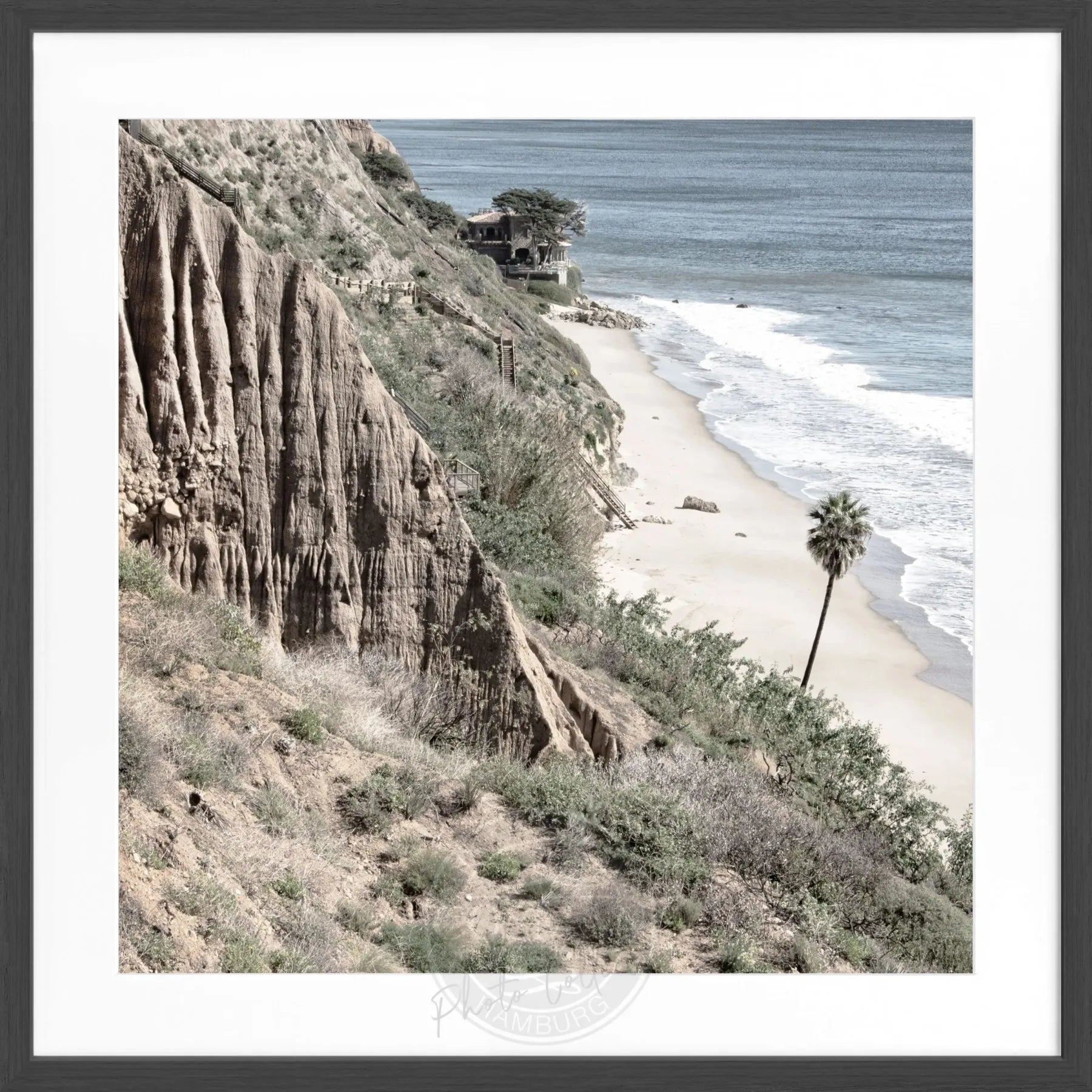 Schwarz-weiß Poster mit Rahmen von Cosman-Photocollection, Kalifornien Malibu Motiv, quadratisch 55x55 cm, Wanddekoration
