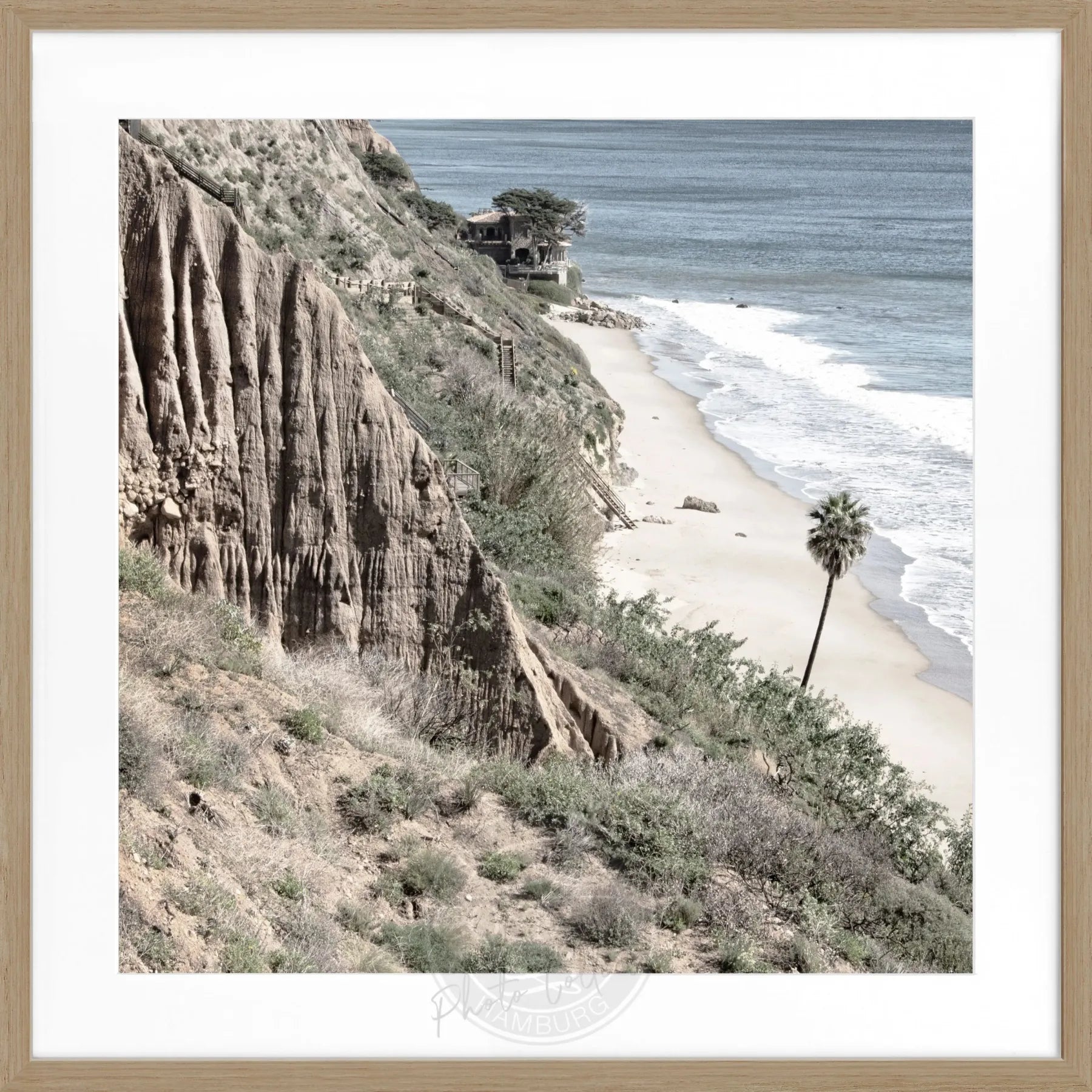 Schwarz-weißes Poster mit Rahmen, Kalifornien Malibu Motiv, quadratisch, 55x55cm, von Cosman-Photocollection