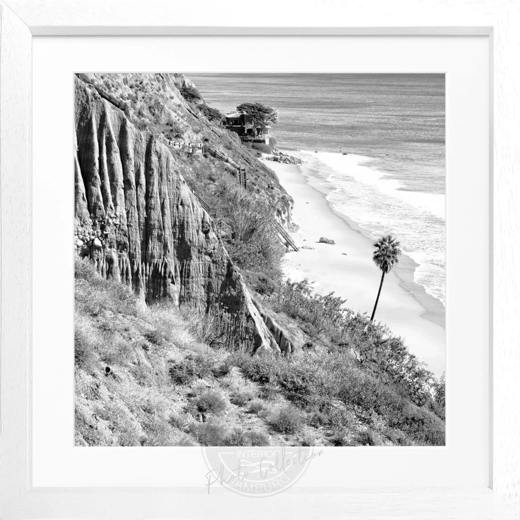 Schwarz-weißes Poster mit Rahmen, Kalifornien Malibu Motiv, quadratisch 55x55cm, von Cosman-Photocollection