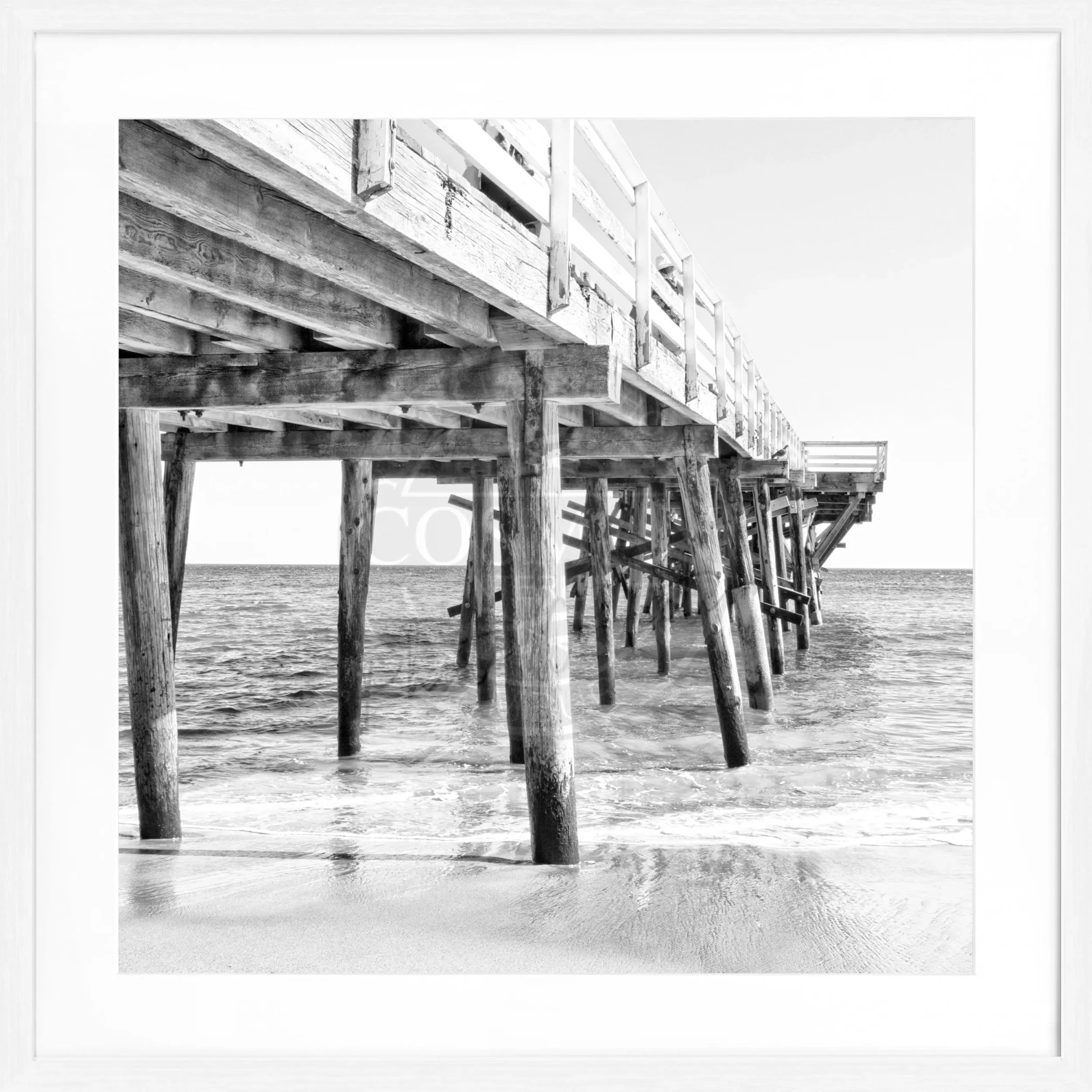 Schwarz-weiß Poster mit Rahmen von Cosman-Photocollection, Kalifornien Malibu Pier Motiv, quadratisch 55x55cm, Wanddekoration
