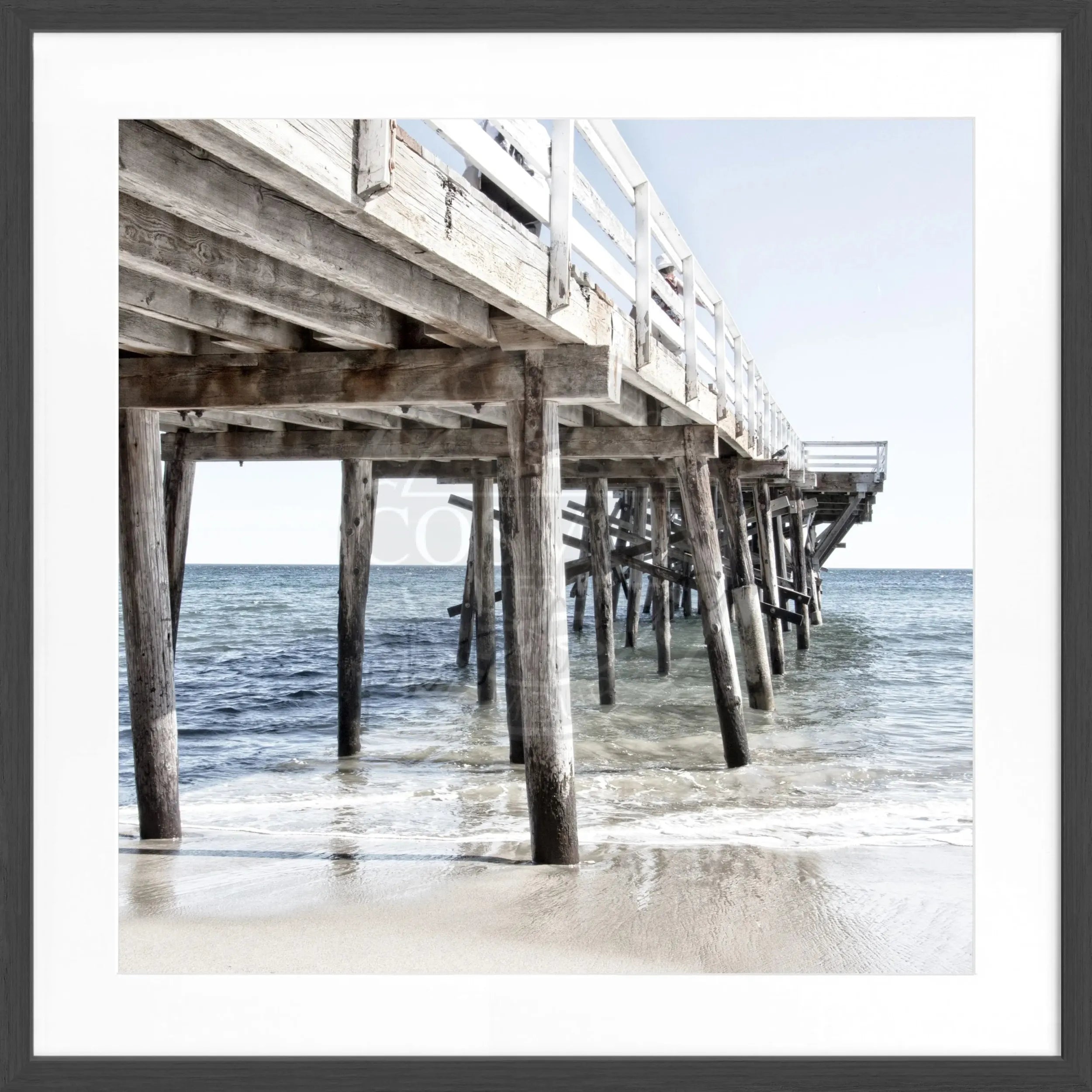 Schwarz-weiß Poster mit Rahmen, Kalifornien Malibu Pier Motiv, 55x55cm, von Cosman-Photocollection