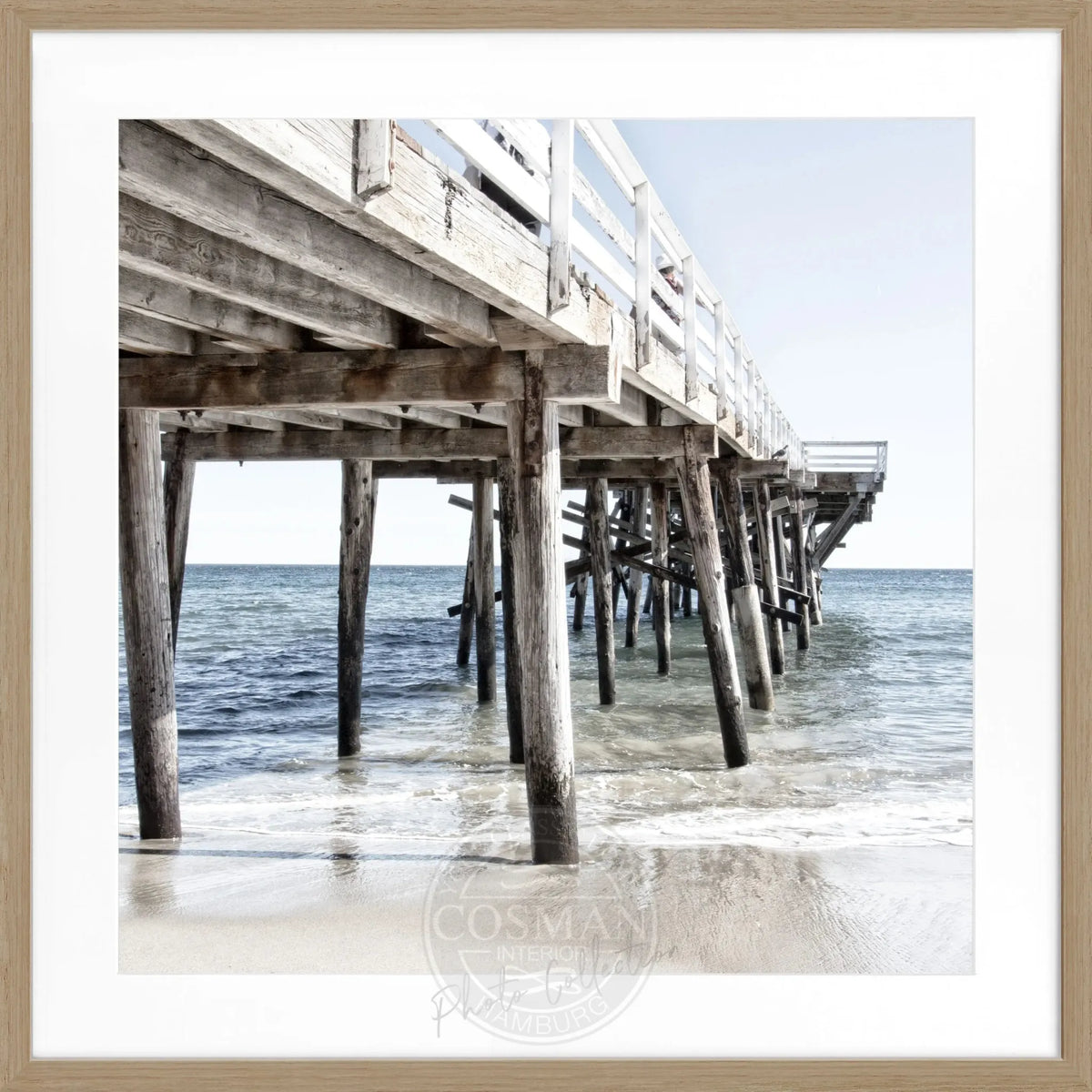 Schwarz-weißes Poster mit Rahmen, Kalifornien Malibu Pier Motiv, 55x55cm, von Cosman-Photocollection