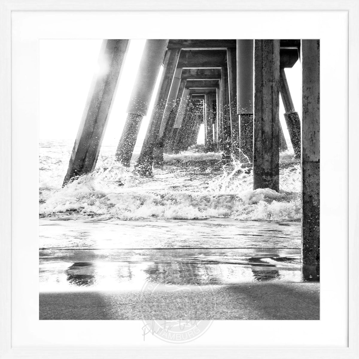 Schwarz-weiß Poster mit Rahmen, Kalifornien Pier Motiv, 55x55cm, von Cosman-Photocollection, quadratisch, Wanddekoration