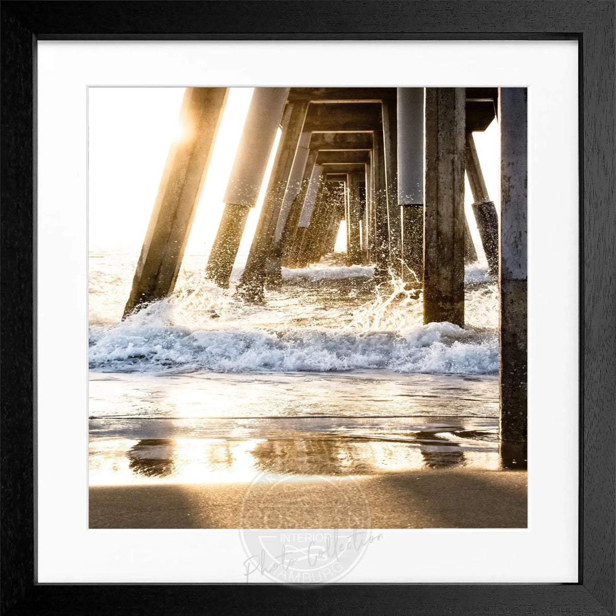 Schwarz-weiß Poster mit Rahmen, Kalifornien Pier Motiv, 55x55cm, von Cosman-Photocollection, quadratisches Wandbild