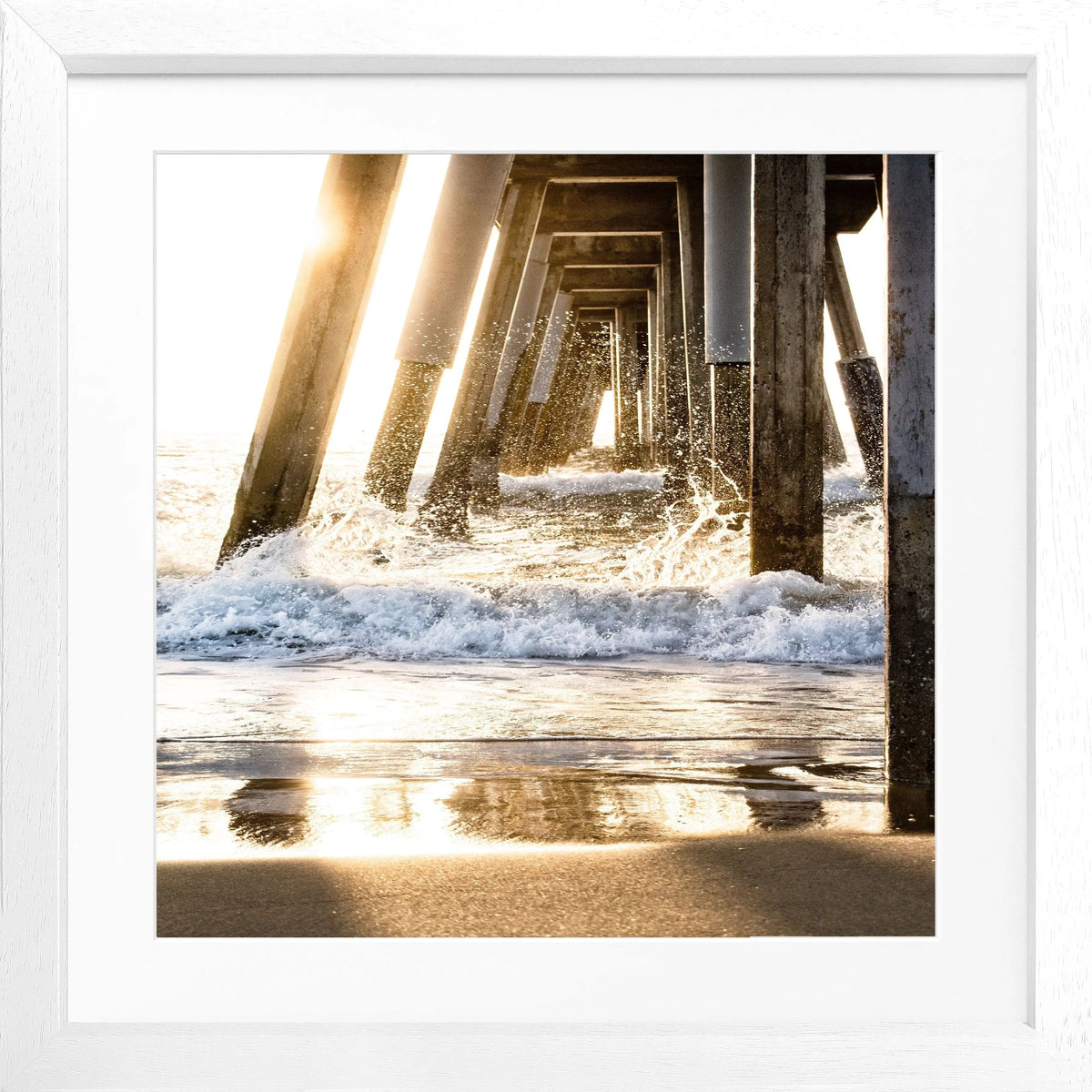 Schwarz-weiß Poster mit Rahmen von Kalifornien ‘Pier’ von Cosman-Photocollection, quadratisch 55x55 cm, Meeresmotiv