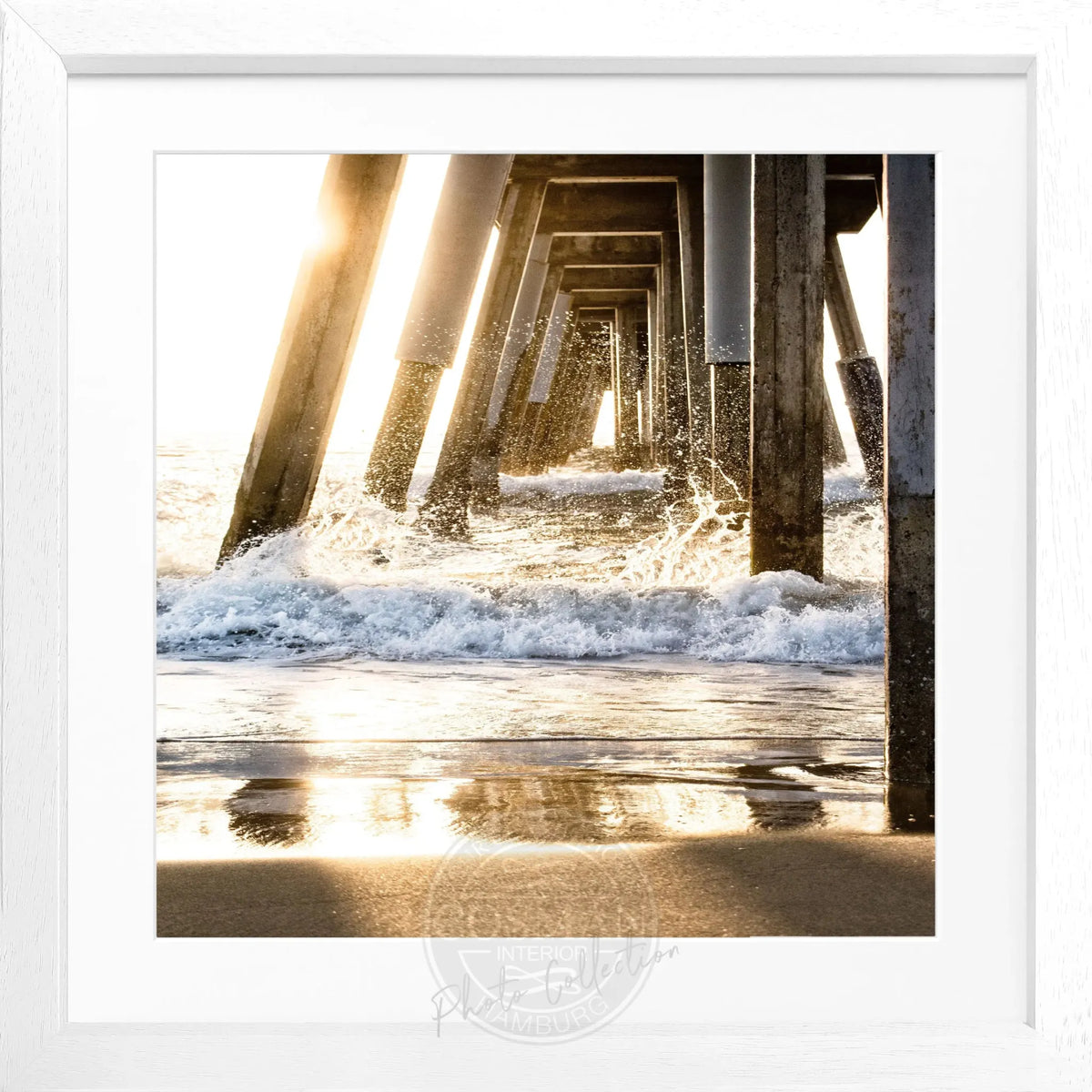 Schwarz-weiß Poster mit Rahmen von Kalifornien ‘Pier’ von Cosman-Photocollection, quadratisch 55x55 cm, Meeresmotiv