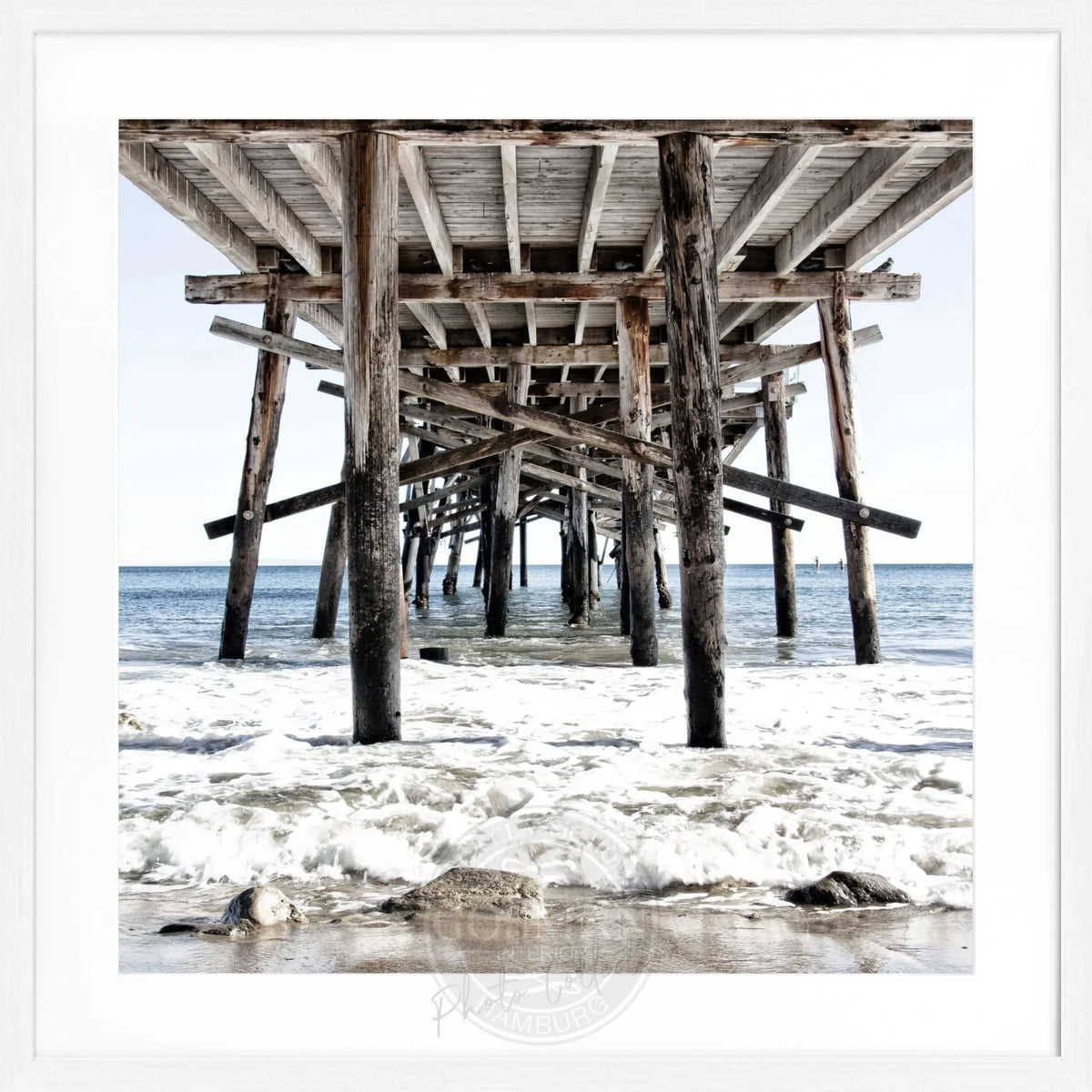 Schwarz-weiß Poster mit Rahmen von Cosman-Photocollection, Kalifornien Pier Motiv, quadratisch 55x55cm, Wanddekoration