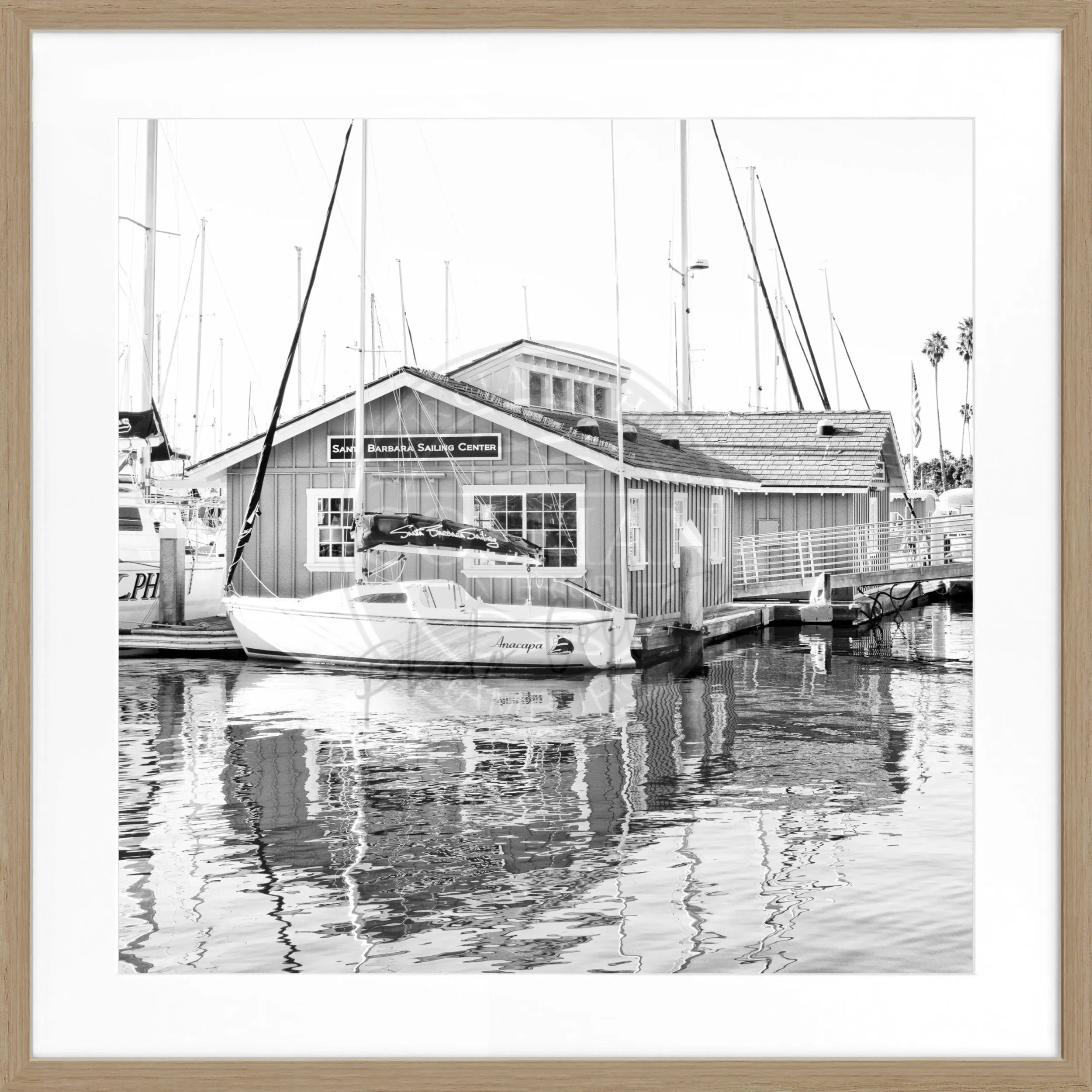 Schwarz-weiß Poster mit Rahmen von Cosman-Photocollection, Kalifornien Santa Barbara, Boat House, quadratisch, 55x55 cm