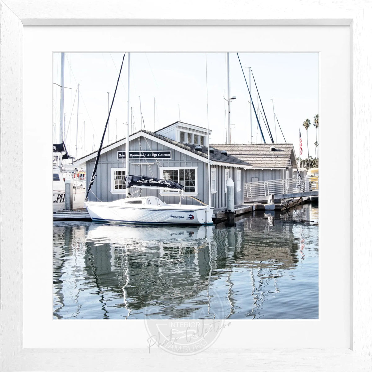 Schwarz-weiß Poster mit Rahmen von Cosman-Photocollection, Kalifornien Santa Barbara ’Boat House’, quadratisch, 55x55cm, Motiv in Bild