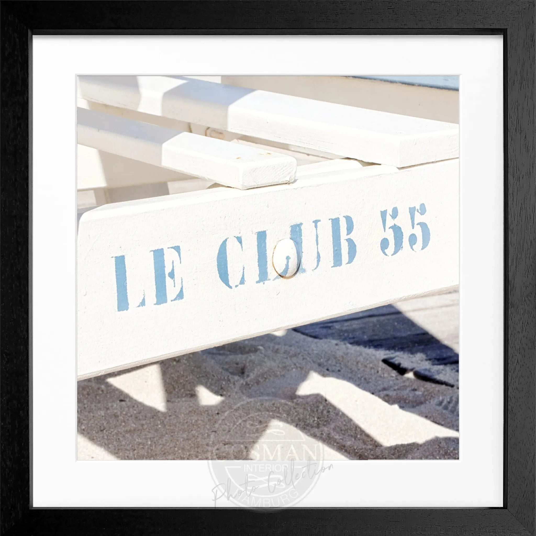 Schwarz-weiß Poster mit Rahmen ’Le Club 55’ Saint Tropez, 55x55cm, von Cosman-Photocollection, quadratisches Wandbild