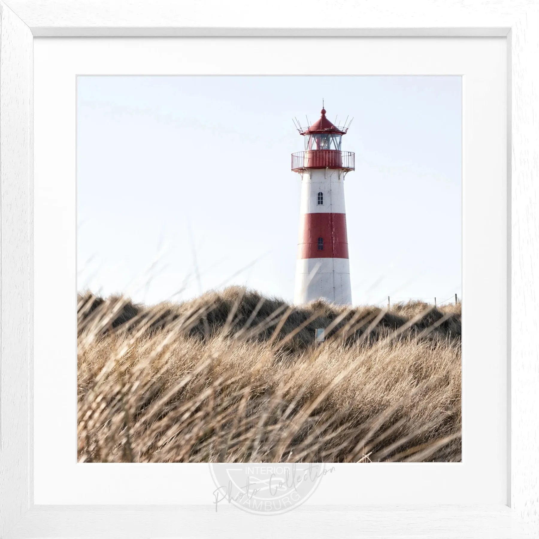 Schwarz-weiß Poster mit Rahmen von Cosman-Photocollection, Leuchtturm List Sylt, quadratisch, 55x55cm, Wanddekoration