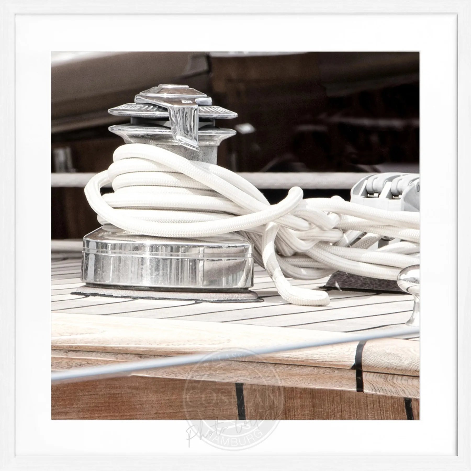 Schwarz-weiß Poster mit Rahmen 'Sailing' von Cosman-Photocollection, Motiv von Saint Tropez, quadratisch 55x55 cm