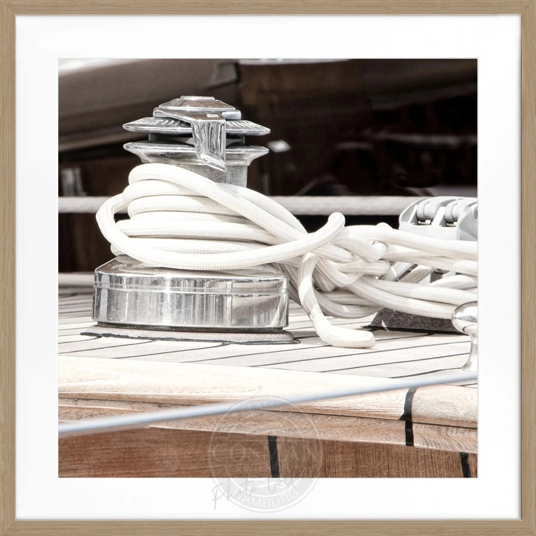 Schwarz-weiß Poster mit Rahmen „Sailing“ von Cosman-Photocollection, 55x55cm, Segelboot-Motiv in Saint Tropez, quadratisch