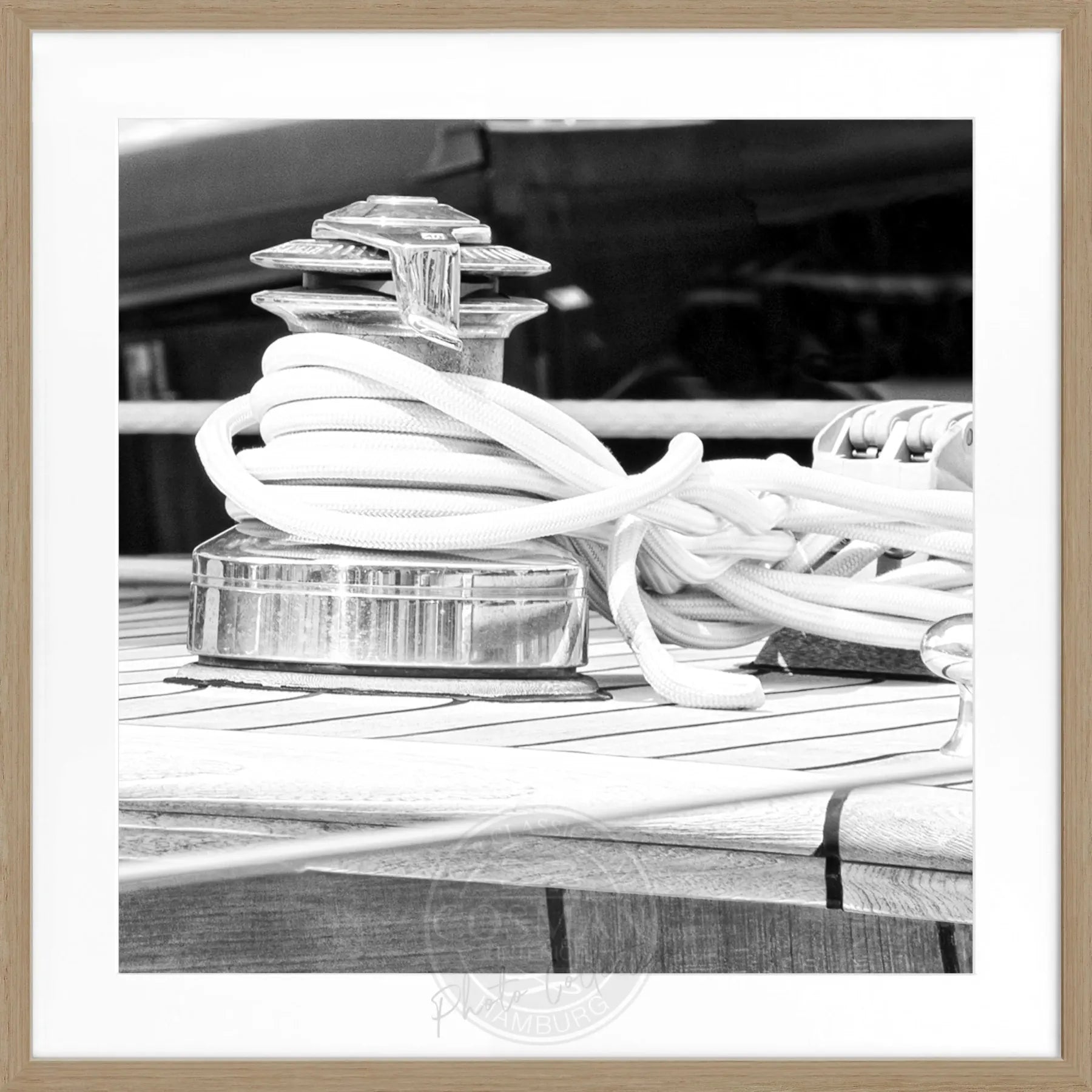 Schwarzweiß Poster mit Rahmen ’Sailing’ von Cosman-Photocollection, Motiv von Saint Tropez, quadratisch 55x55cm