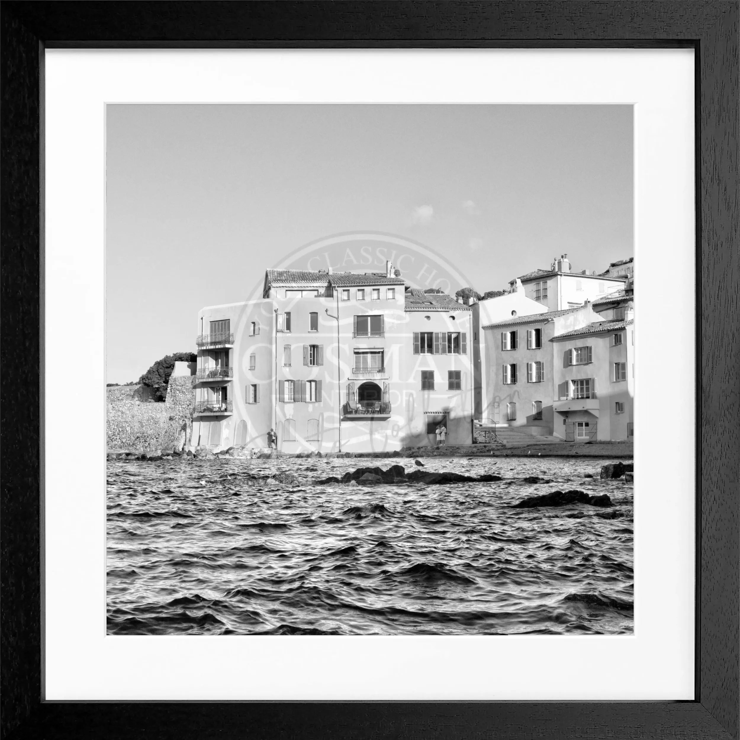 Schwarz-weißes Poster mit Rahmen, Motiv Saint Tropez, quadratisch 55x55cm, von Cosman-Photocollection