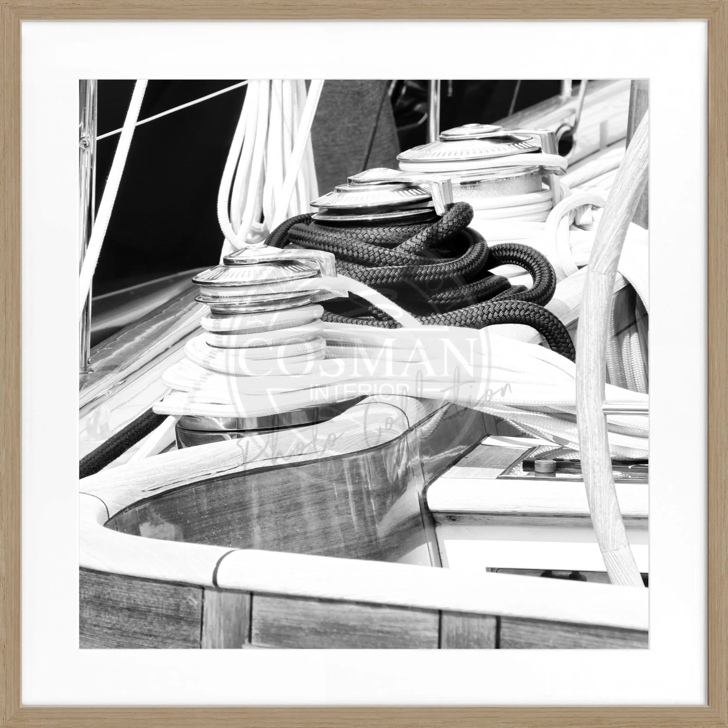 Schwarz-Weiß-Poster mit Rahmen, Segelboot in Saint Tropez, von Cosman-Photocollection, quadratisch 55x55 cm.
