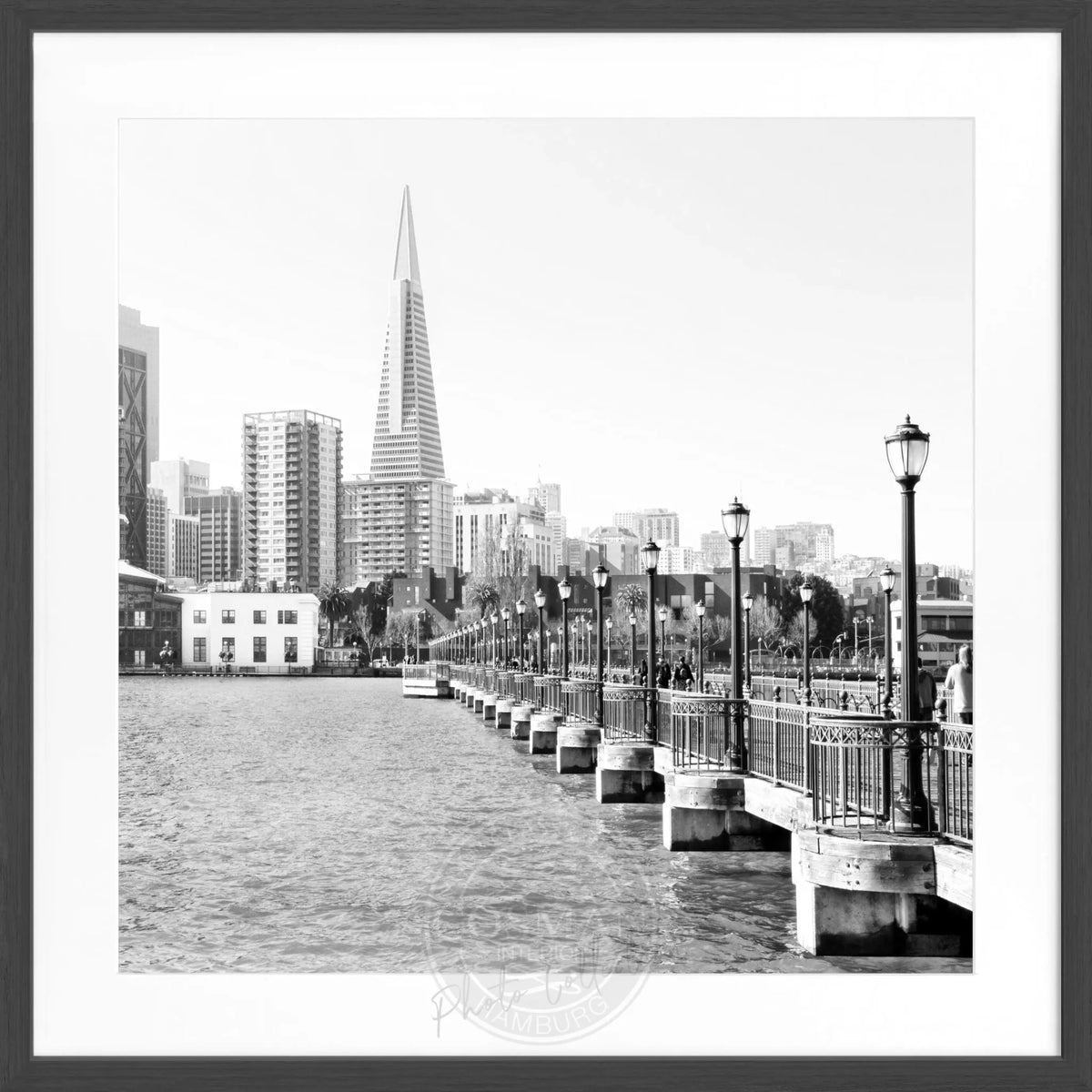 Schwarz-weiß Poster mit Rahmen von Cosman-Photocollection, Skyline von San Francisco, quadratisch, 55x55cm, urbames Motiv