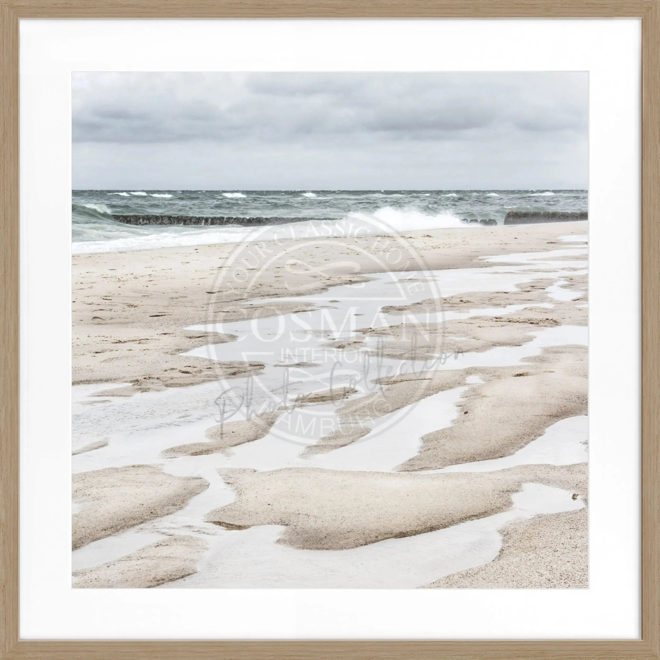 Schwarz-weiß Poster mit Rahmen von Cosman-Photocollection, Motiv Strand auf Sylt, quadratisch 55x55cm, stilvolle Wanddekoration.