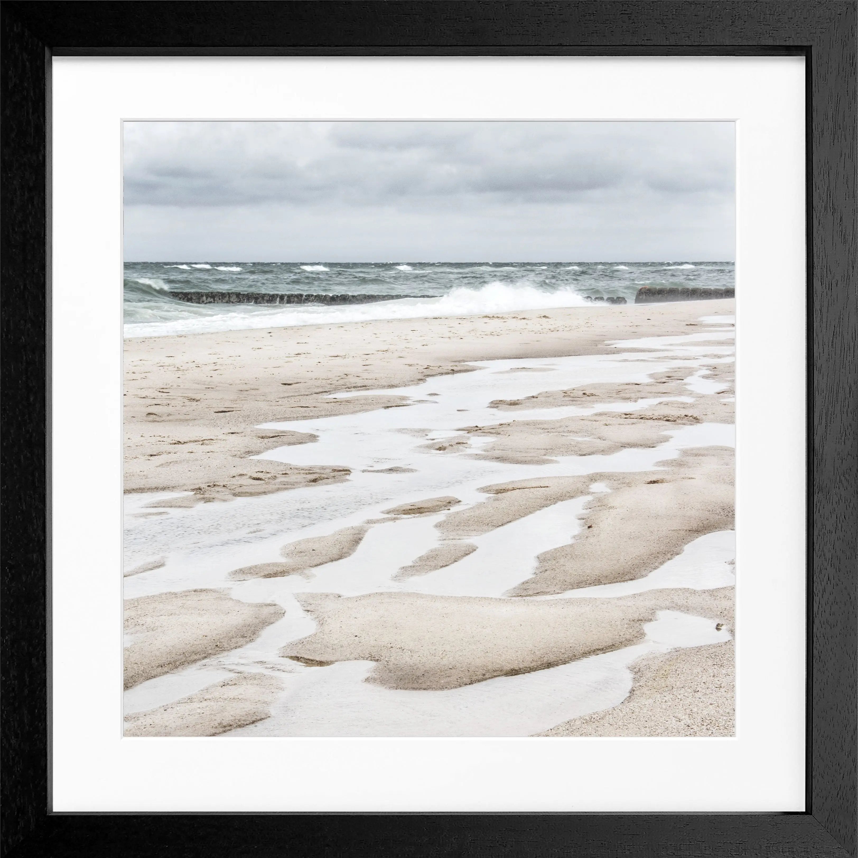 Schwarz-weiß Poster mit Rahmen von Sylt Strand, quadratisch 55x55cm, von Cosman-Photocollection, modernes Wandbild