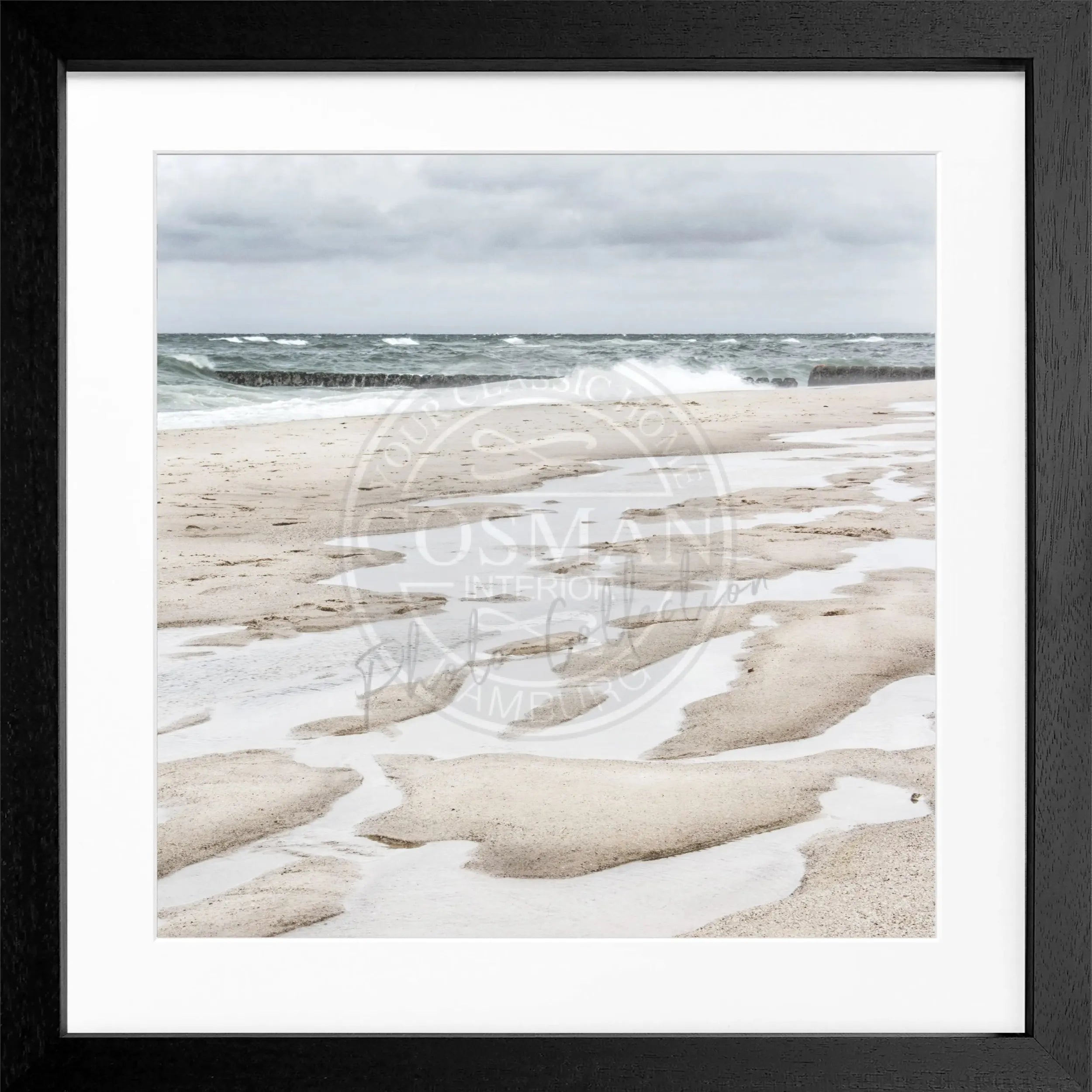 Schwarz-weiß Poster mit Rahmen von Cosman-Photocollection, Motiv vom Strand auf Sylt, quadratisch 55x55cm, modernes Wandbild