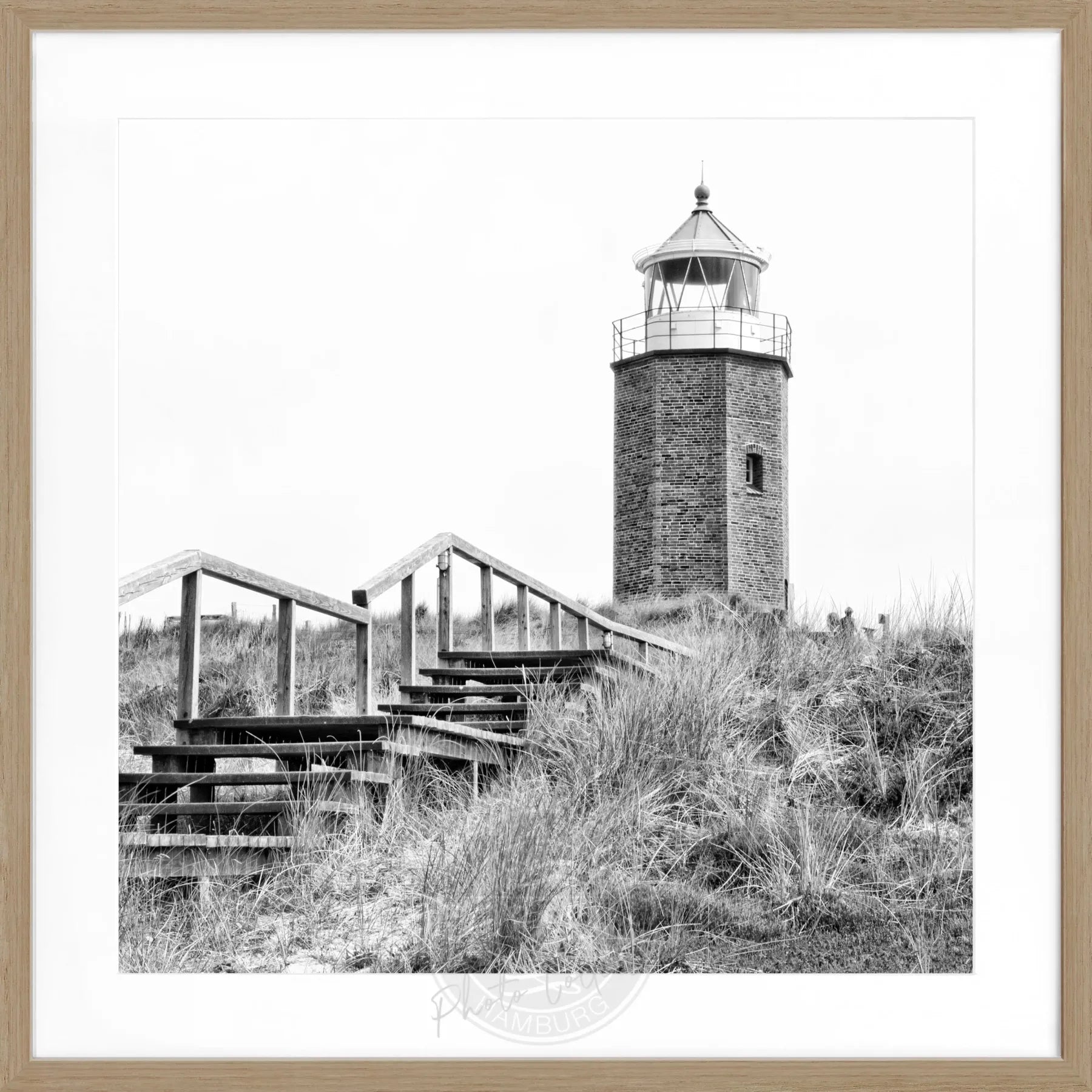 Schwarz-weiß Poster mit Rahmen von Cosman-Photocollection, Leuchtturm Kampen Sylt, quadratisch 55x55cm, Wanddekoration