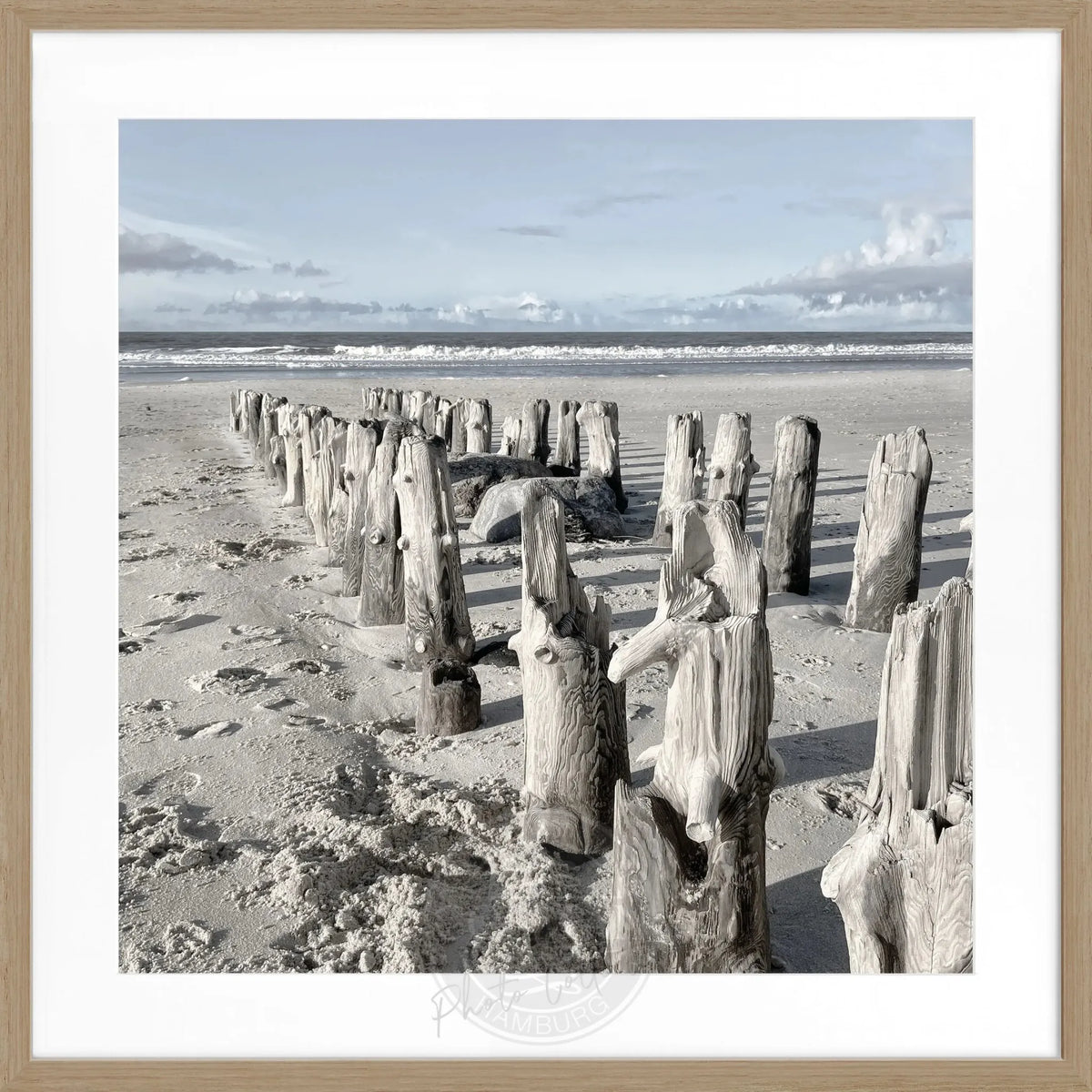 Schwarz-weiß Poster mit Rahmen von Sylt Strand, quadratisch 55x55cm, von Cosman-Photocollection, ideal für Wanddekoration