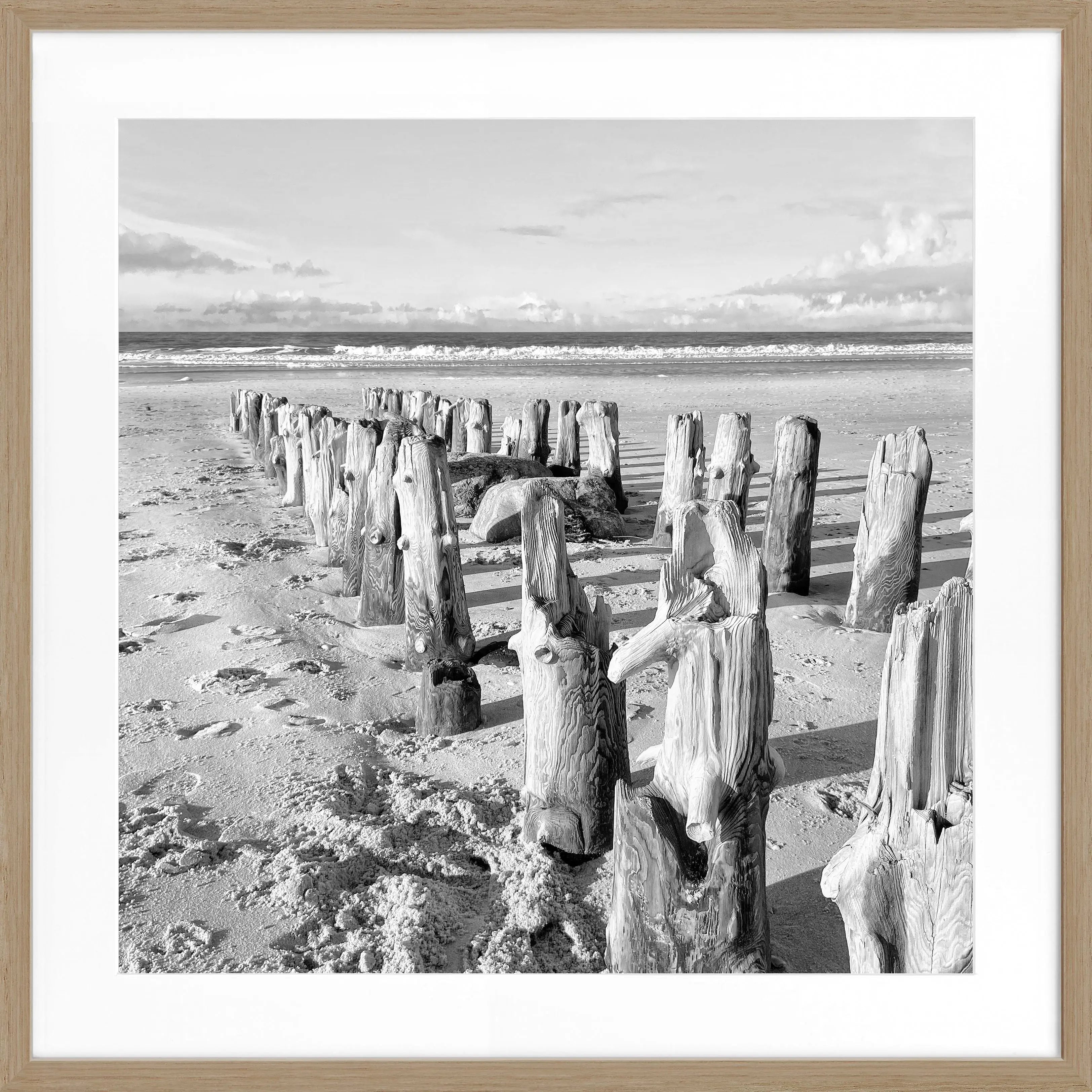 Schwarzweiß-Poster mit Rahmen, Motiv vom Strand auf Sylt, von Cosman-Photocollection, 55x55 cm, quadratisch