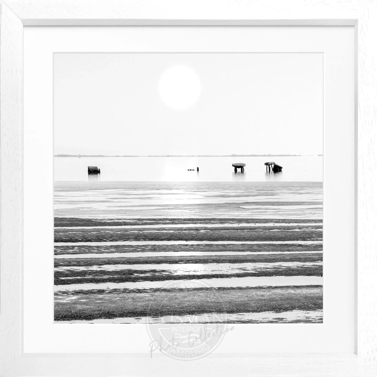 Schwarz-weiß Poster mit Rahmen von Cosman-Photocollection, Wattenmeer und Sylt, quadratisch, 55x55cm, Naturaufnahme