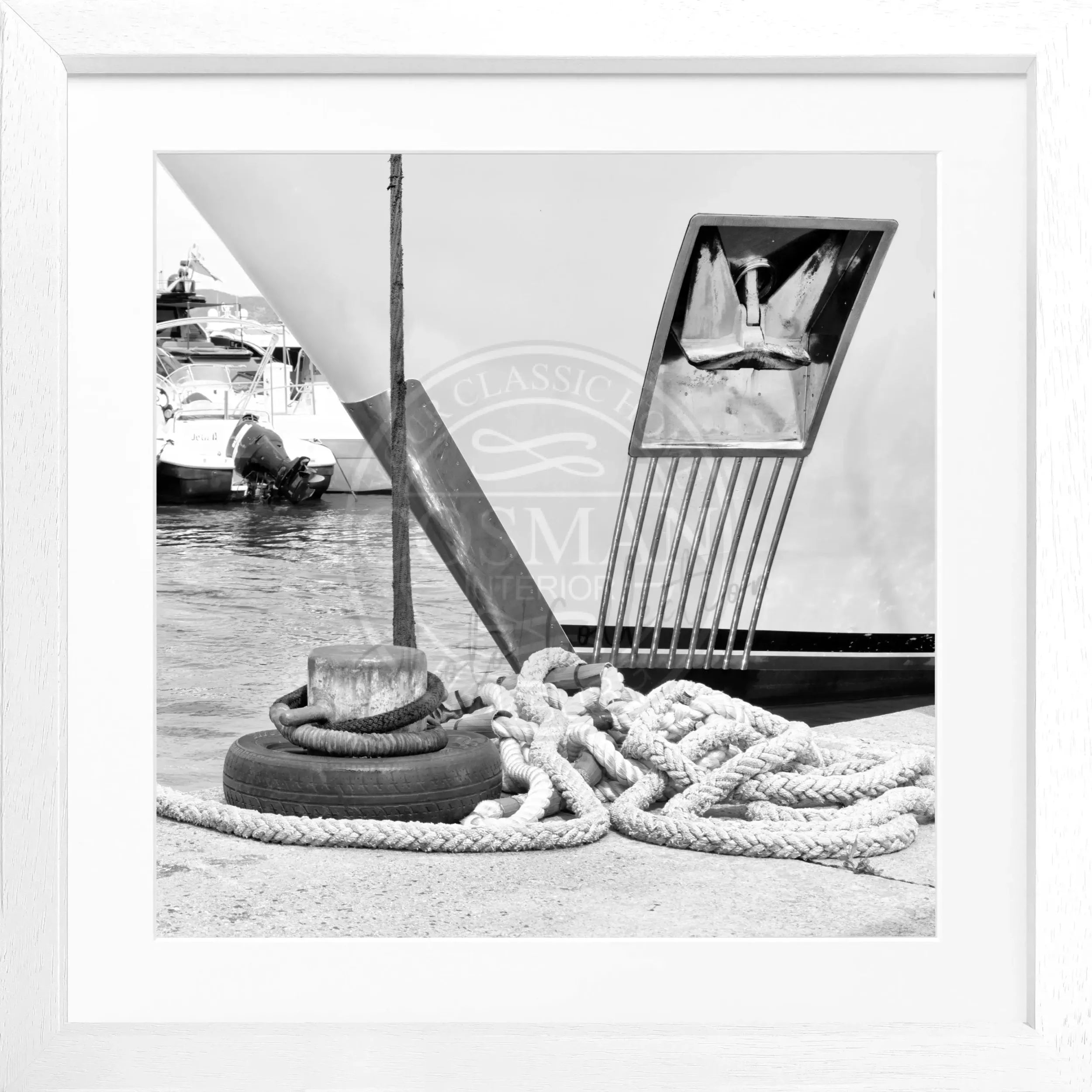 Schwarz-weiß Poster mit Rahmen ’Yacht’ Saint Tropez von Cosman-Photocollection, quadratisch, 55x55cm, maritimes Motiv