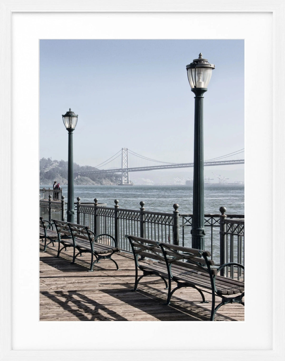 Schwarz-weiß Poster mit Rahmen der Bay Bridge San Francisco, 25x31 cm, von Cosman-Photocollection.