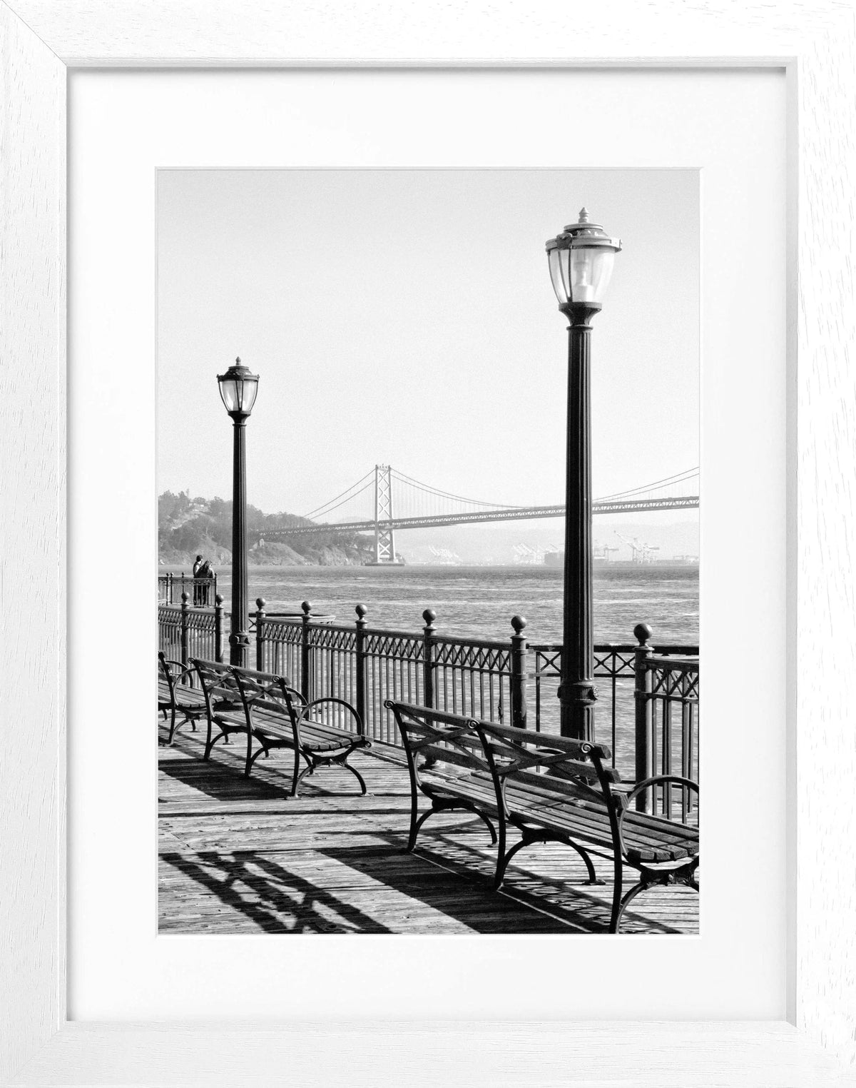 Schwarz-weiß Poster mit Rahmen von Cosman-Photocollection, Motiv der Bay Bridge in San Francisco, 25x31 cm