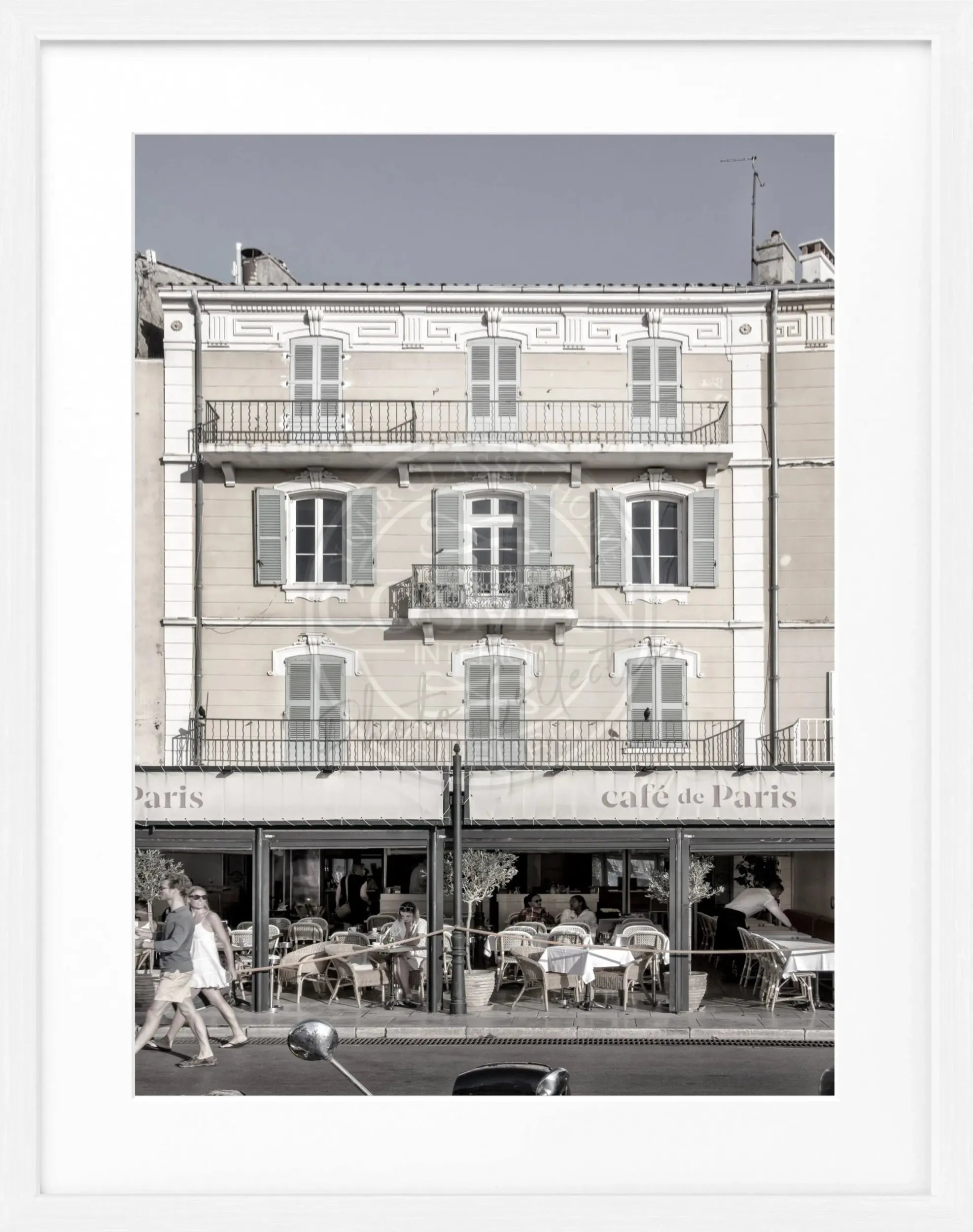 Schwarz-weiß Poster mit Rahmen 'Cafe de Paris' Saint Tropez von Cosman-Photocollection, 25x31 cm, stilvolles Wandbild