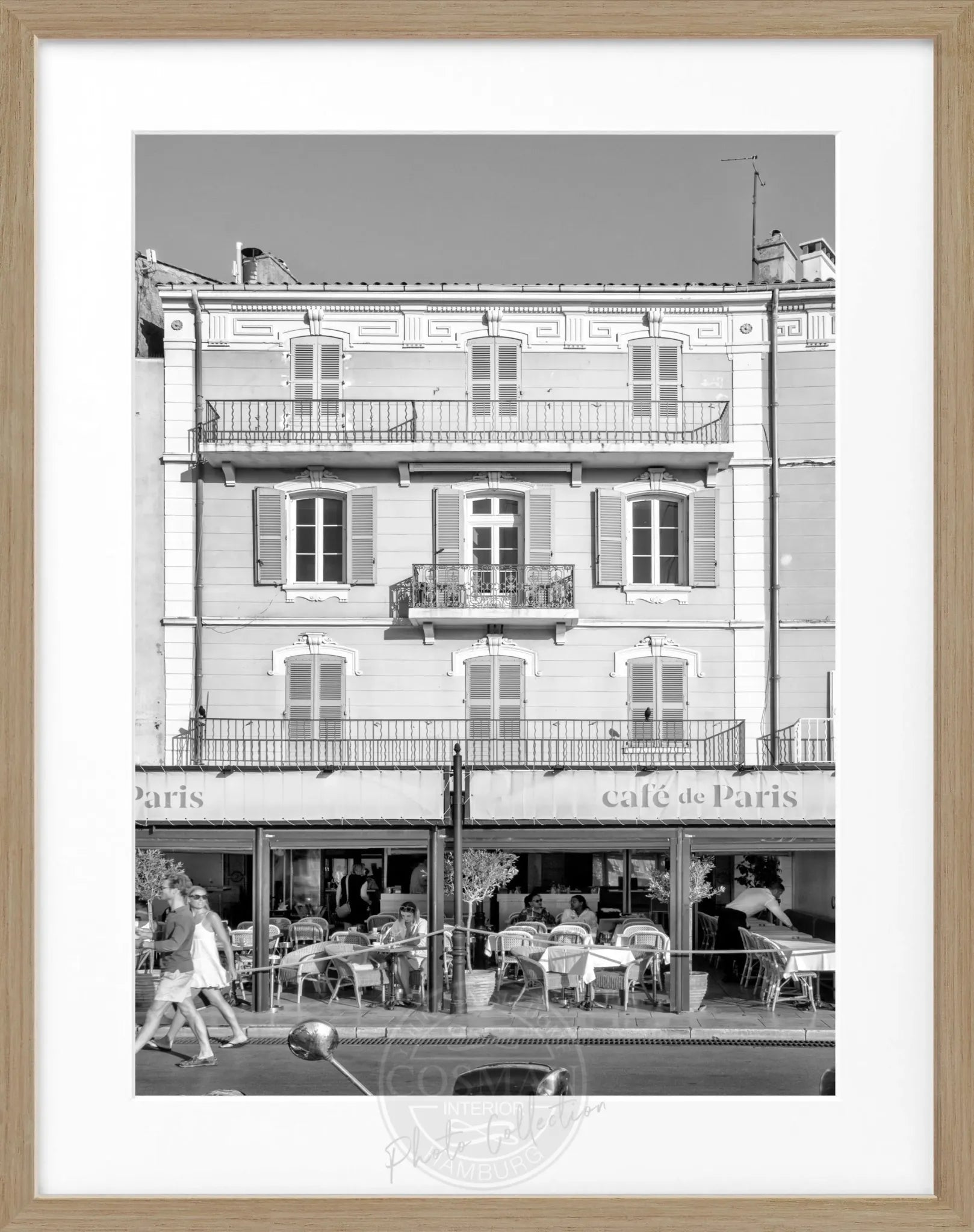 Schwarz-weiß Poster mit Rahmen „Cafe de Paris“ von Cosman-Photocollection, 25x31cm, Stadtansicht Saint Tropez