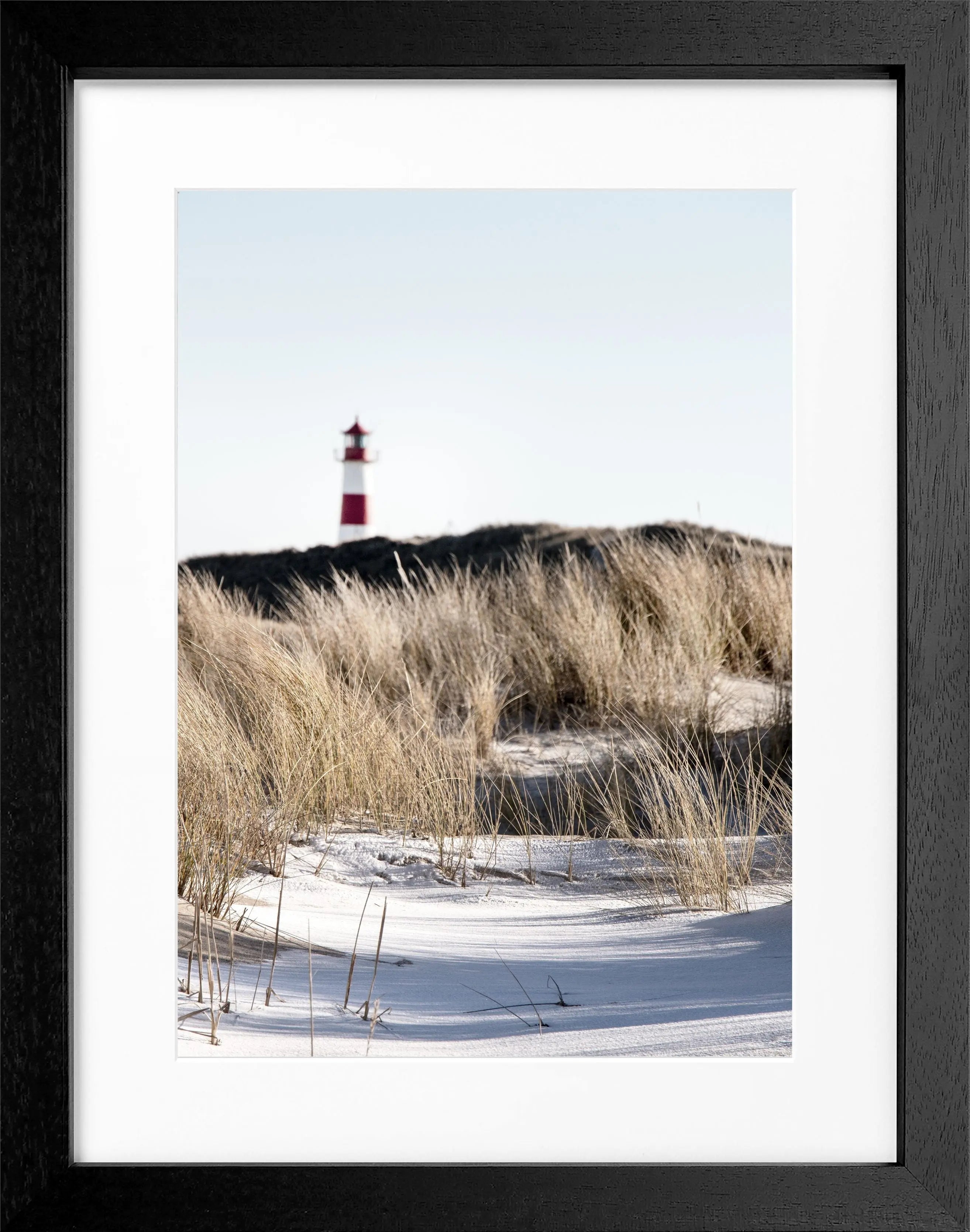 Schwarz-weiß Poster mit Rahmen ’Dünen’ Sylt von Cosman-Photocollection, 25x31cm, Motiv mit Dünenlandschaft.